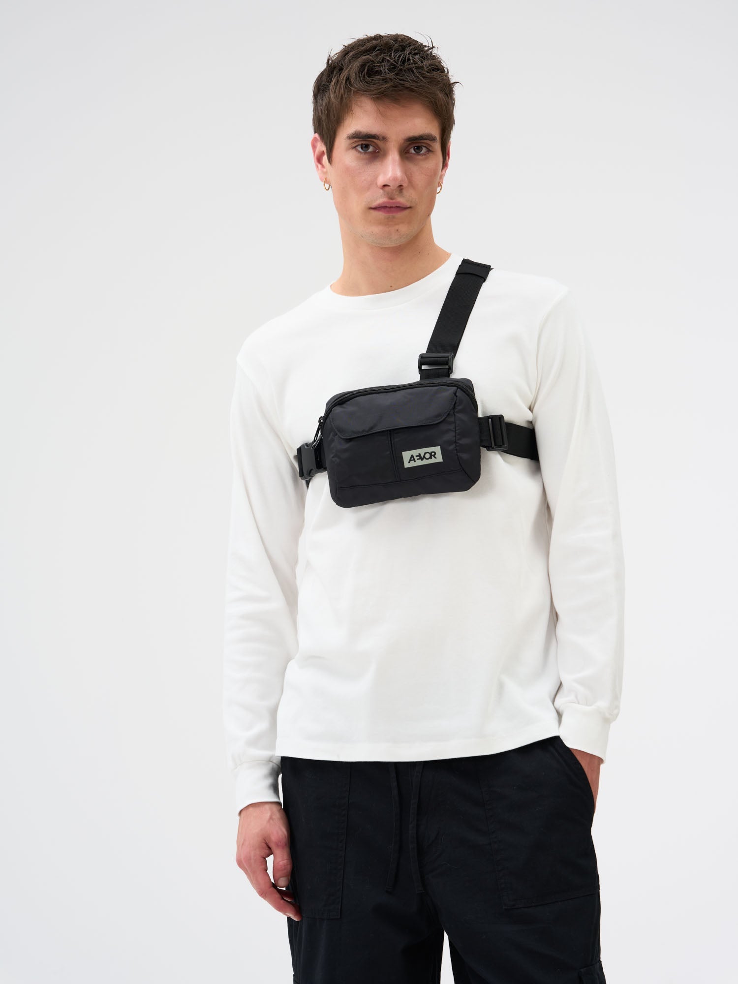 aevor-front-pack-ripstop-black-bauchtasche-mit-3-punkt-halt image 2