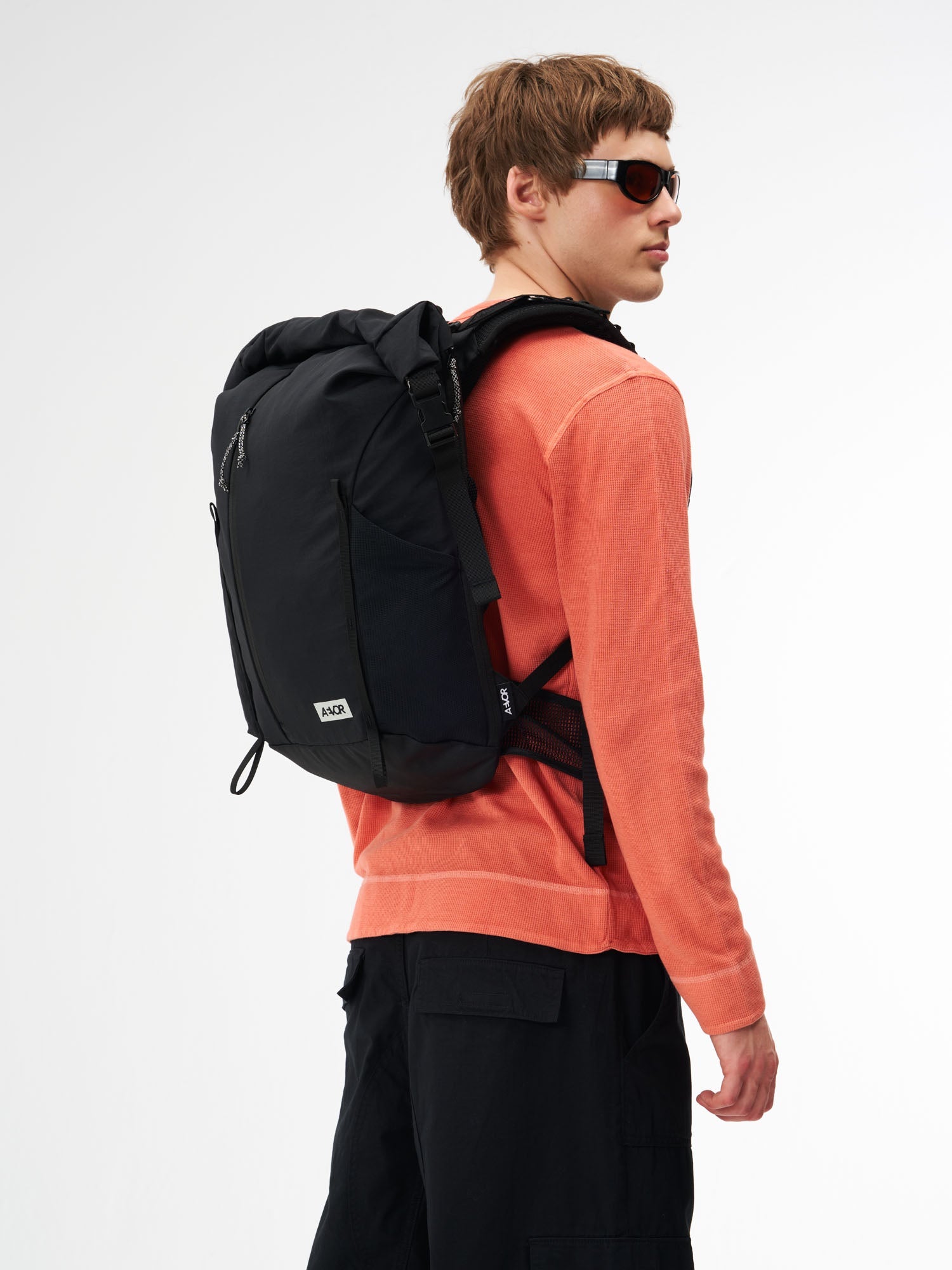 aevor-active-pack-rucksack-schwarz-mit-laptopfach image 2