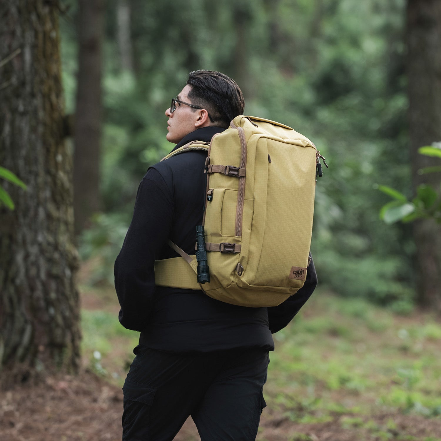 cabin-zero-adv-pro-rucksack-42l-schwarz-reiserucksack image 3