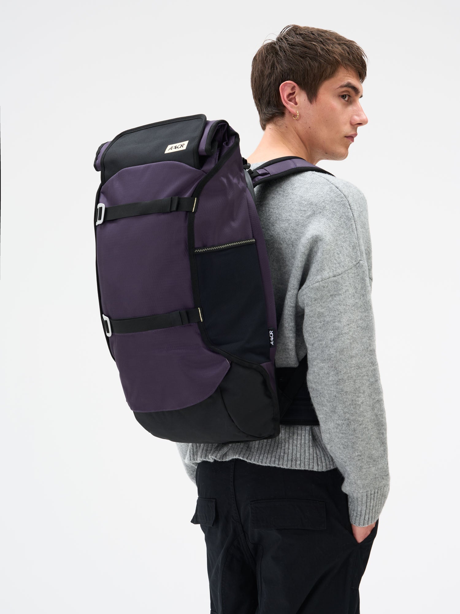 aevor-travel-pack-reiserucksack-phantom-purple-38-45-l image 2