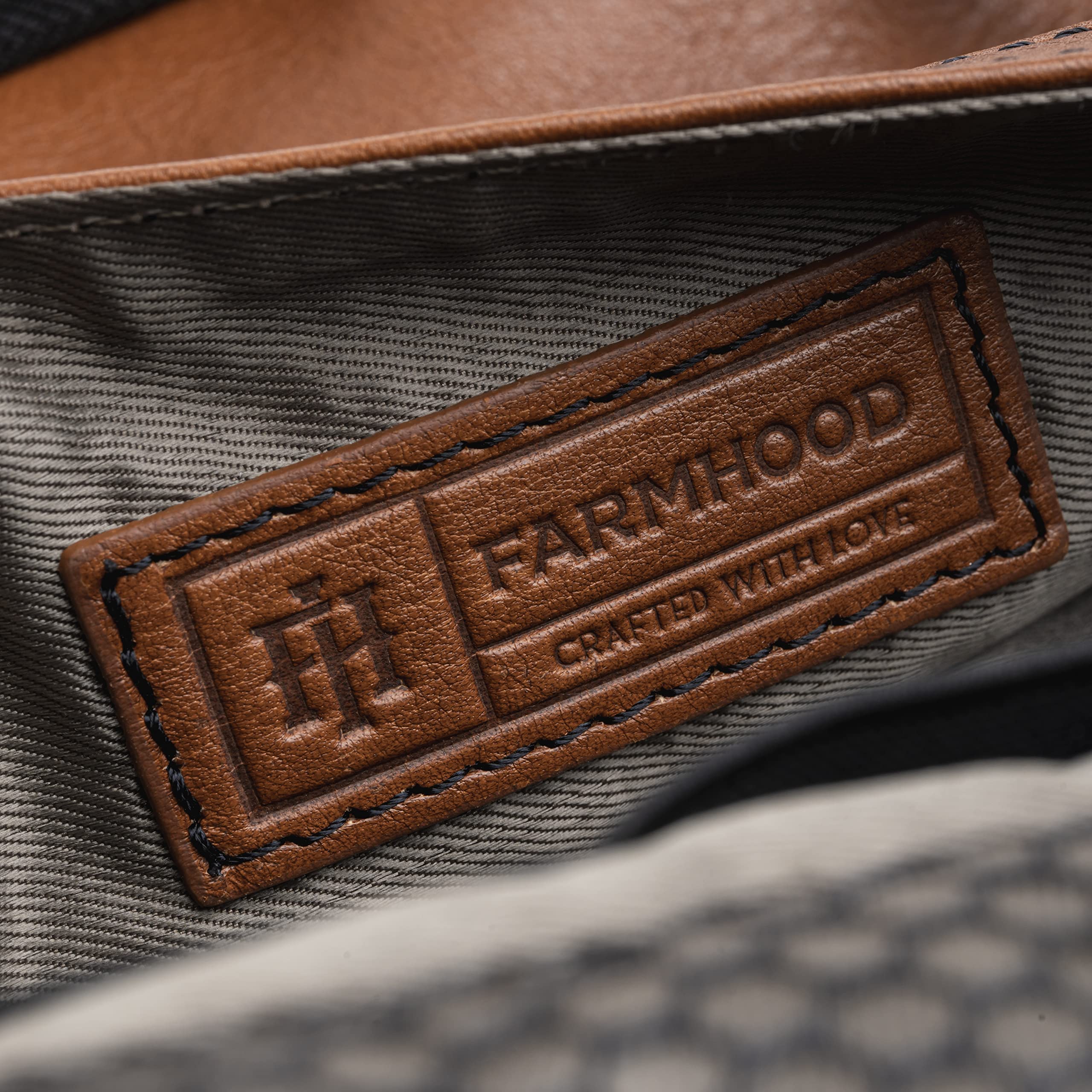 farmhood-memphis-kulturbeutel-leder-mit-haken-27-cm image 7