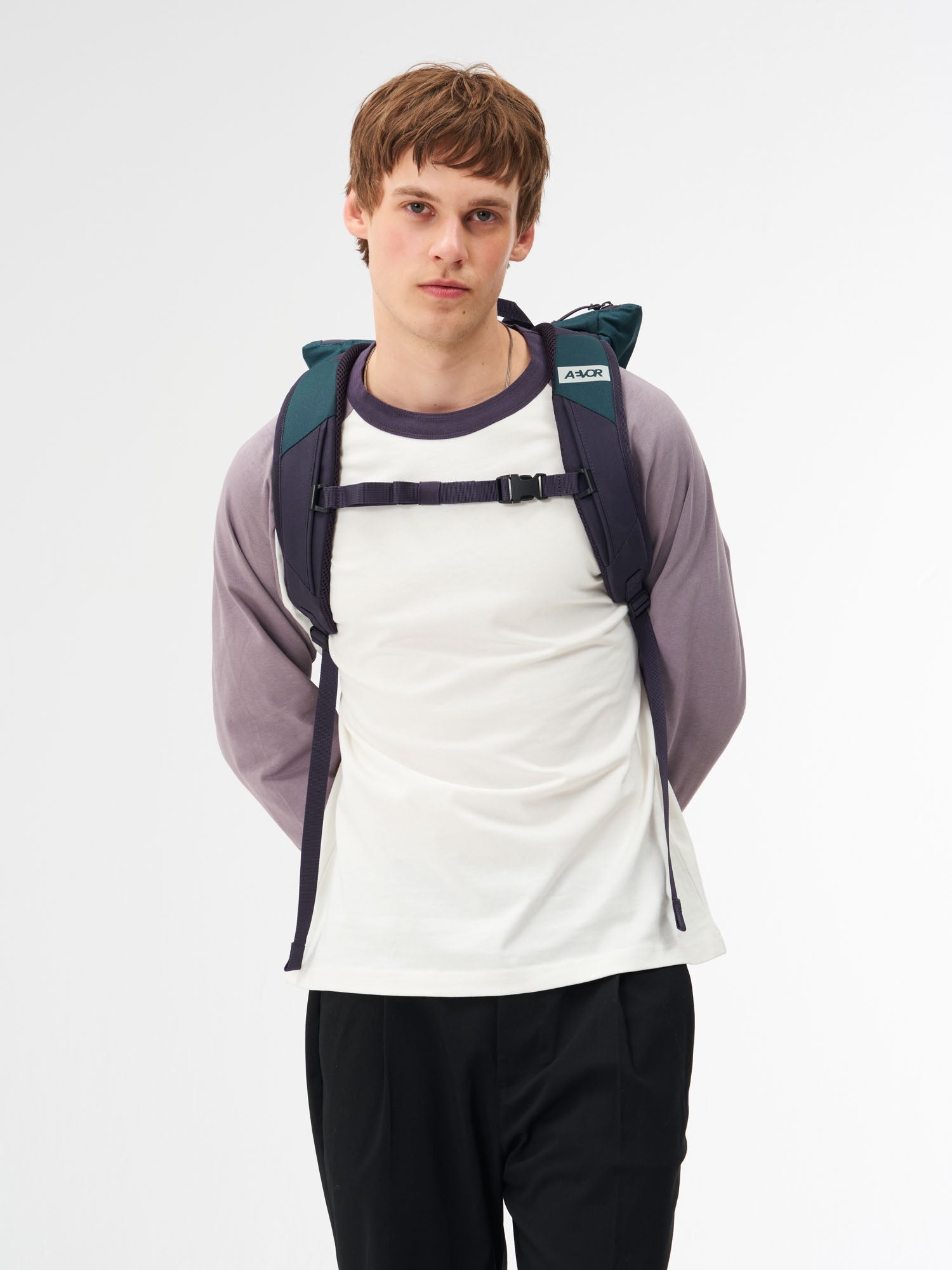 aevor-day-pack-flx-rucksack-21l-vintage-teal-laptop image 5
