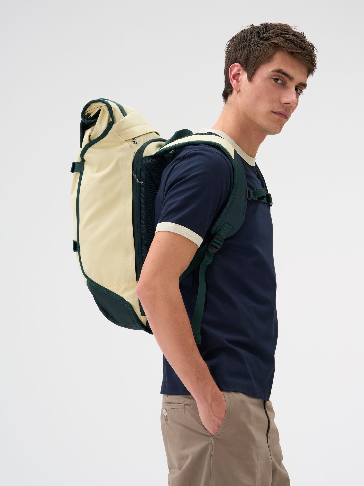 aevor-trip-pack-rucksack-banana-split-26-33-l-laptopfach image 5