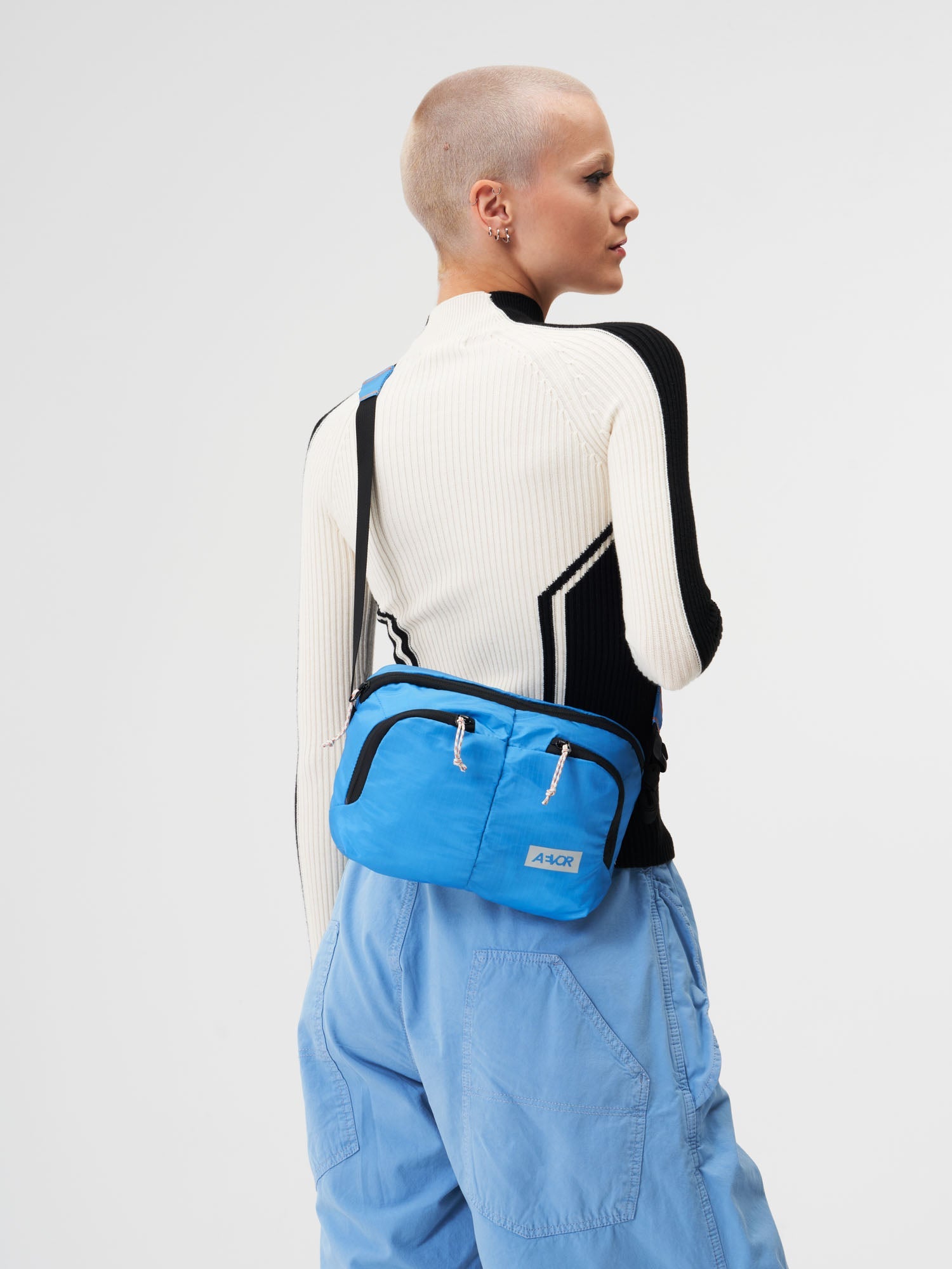aevor-sacoche-bag-umh-ngetasche-4l-ripstop-retro-blue image 6
