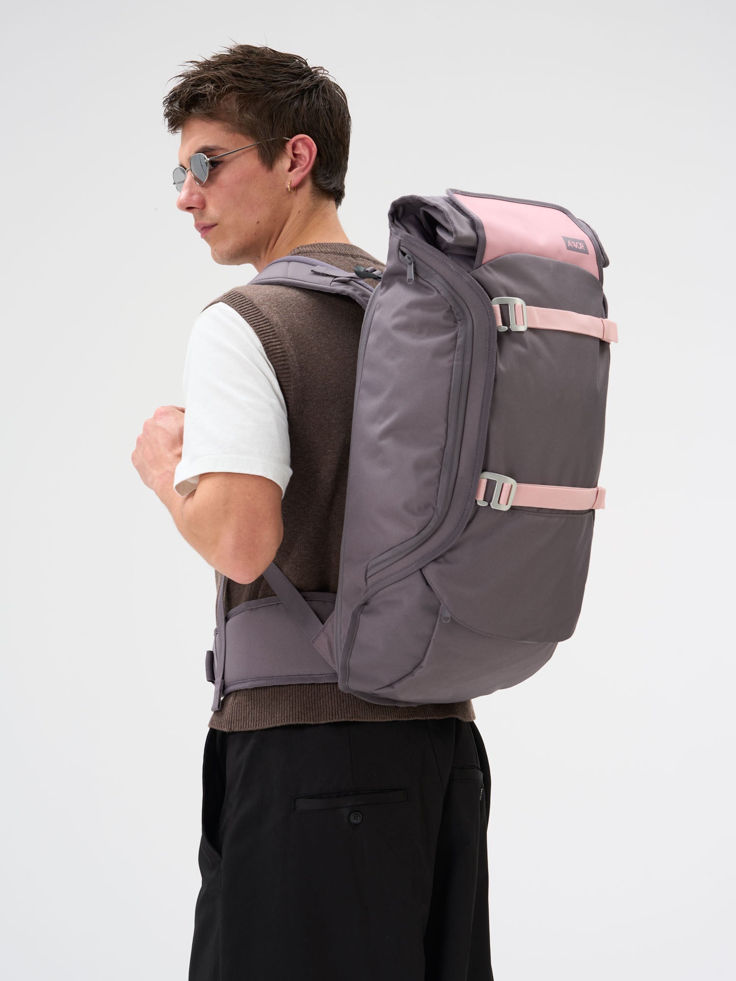 aevor-travel-pack-reiserucksack-tropical-lily-38-45-l image 8