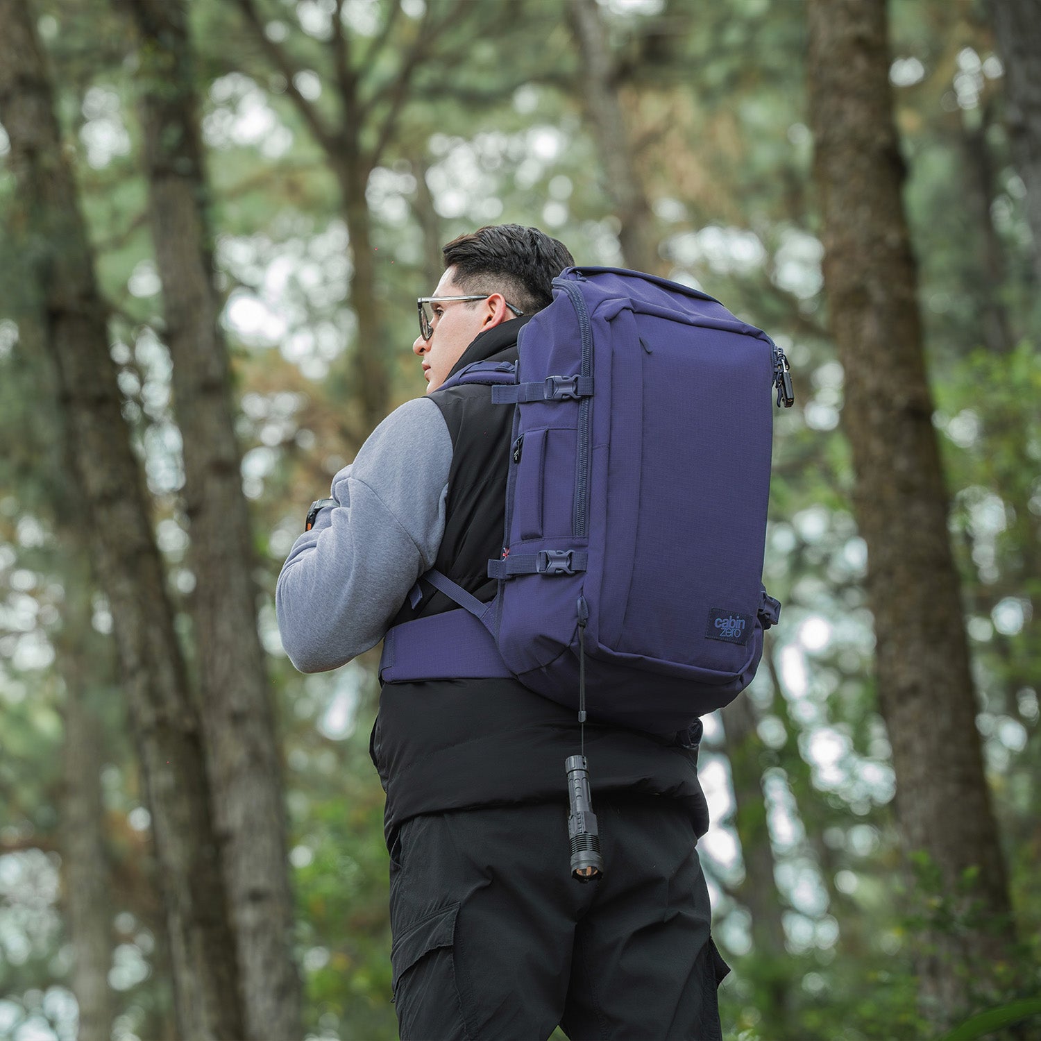 cabin-zero-adv-rucksack-42-l-absolute-black-handgep-ck image 2