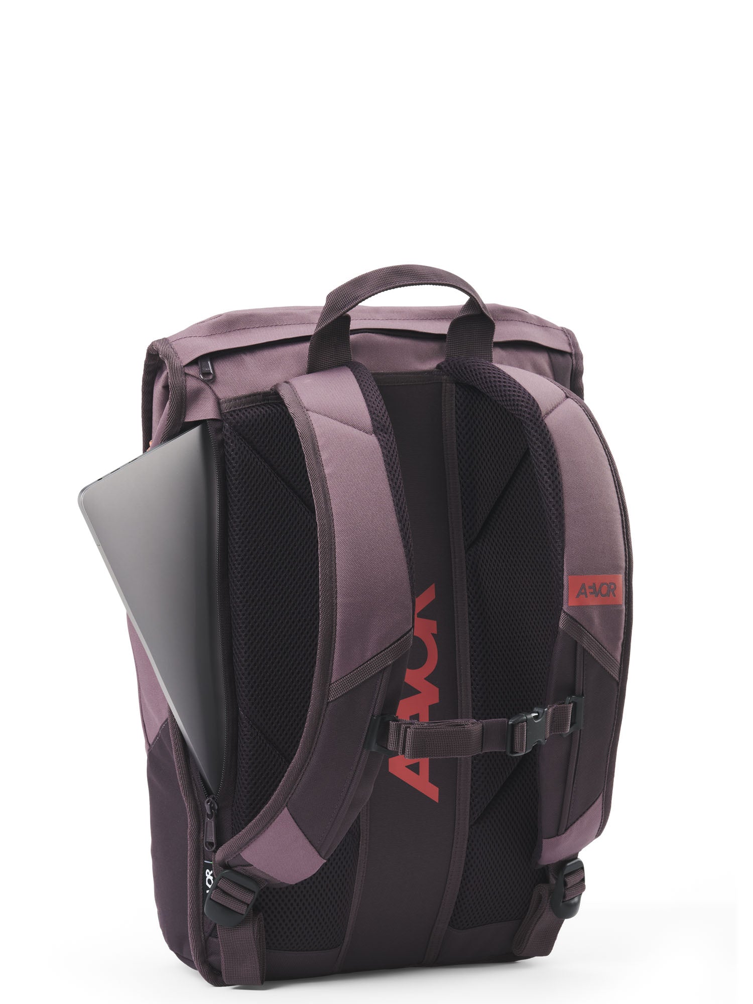 aevor-daypack-rucksack-oxy-purple-18-28-l-laptop image 5