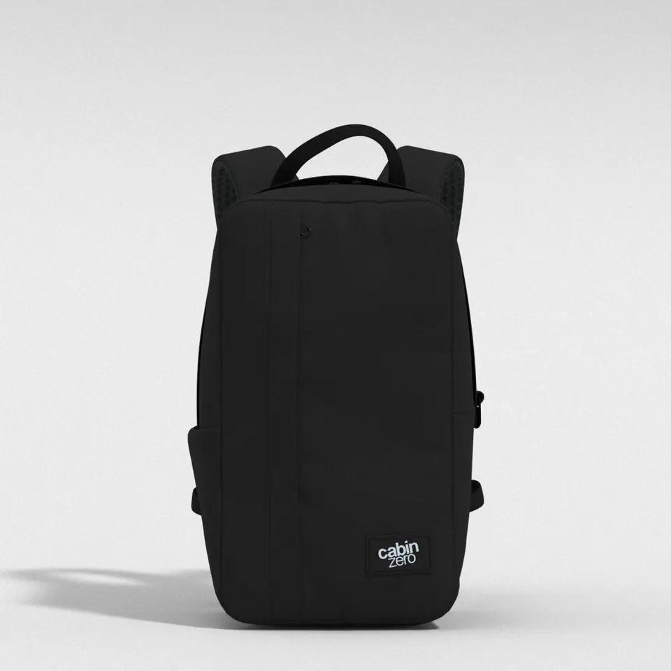 cabin-zero-classic-flight-rucksack-12l-schwarz-daypack image 1