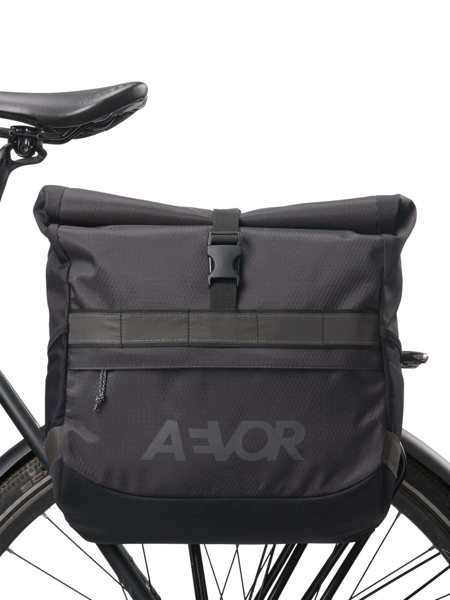 aevor-triple-bike-bag-fahrradtasche-proof-black-15-24-liter image 3