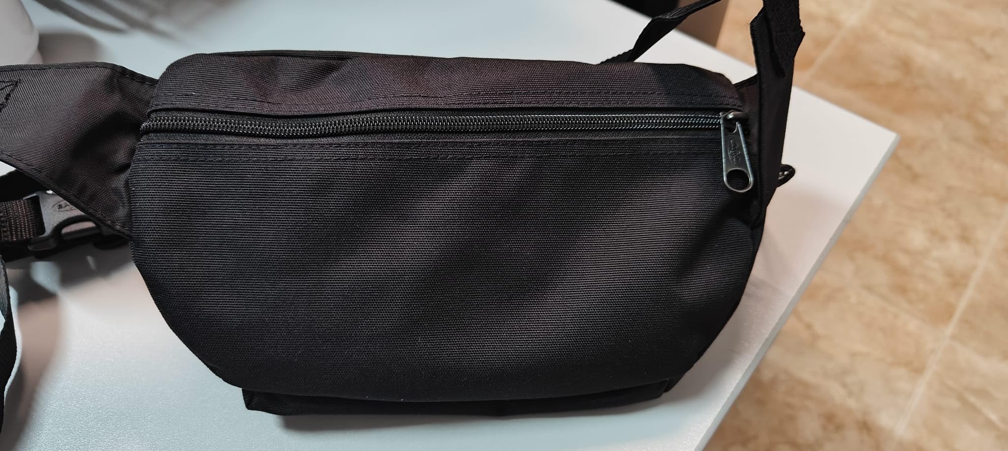 Solide Tasche