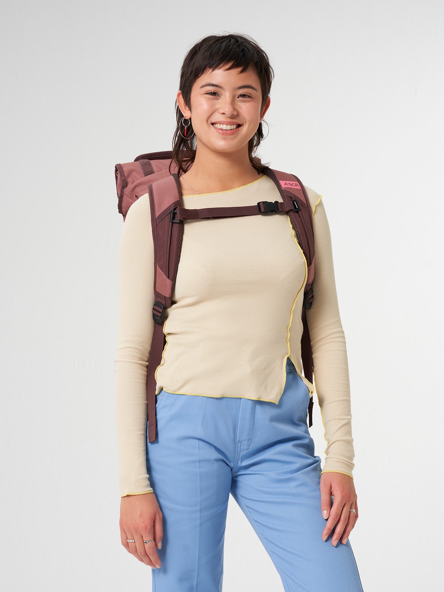 aevor-trip-pack-rucksack-raw-ruby-26-33-l-laptopfach image 8