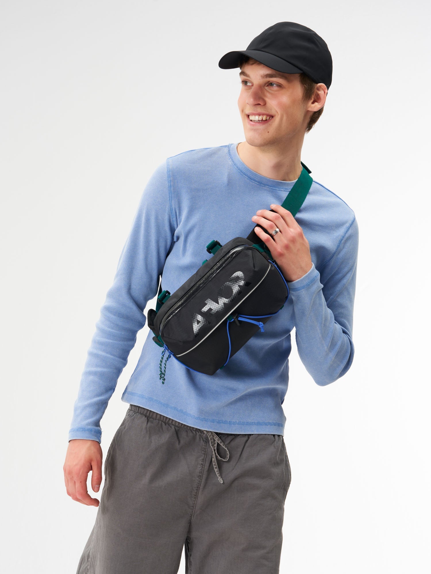 aevor-bar-bag-bauchtasche-aqua-drift-wasserdicht image 2