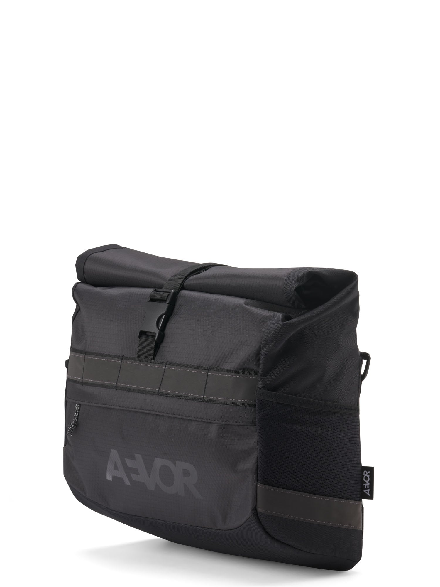 aevor-triple-bike-bag-fahrradtasche-proof-black-15-24-liter image 5