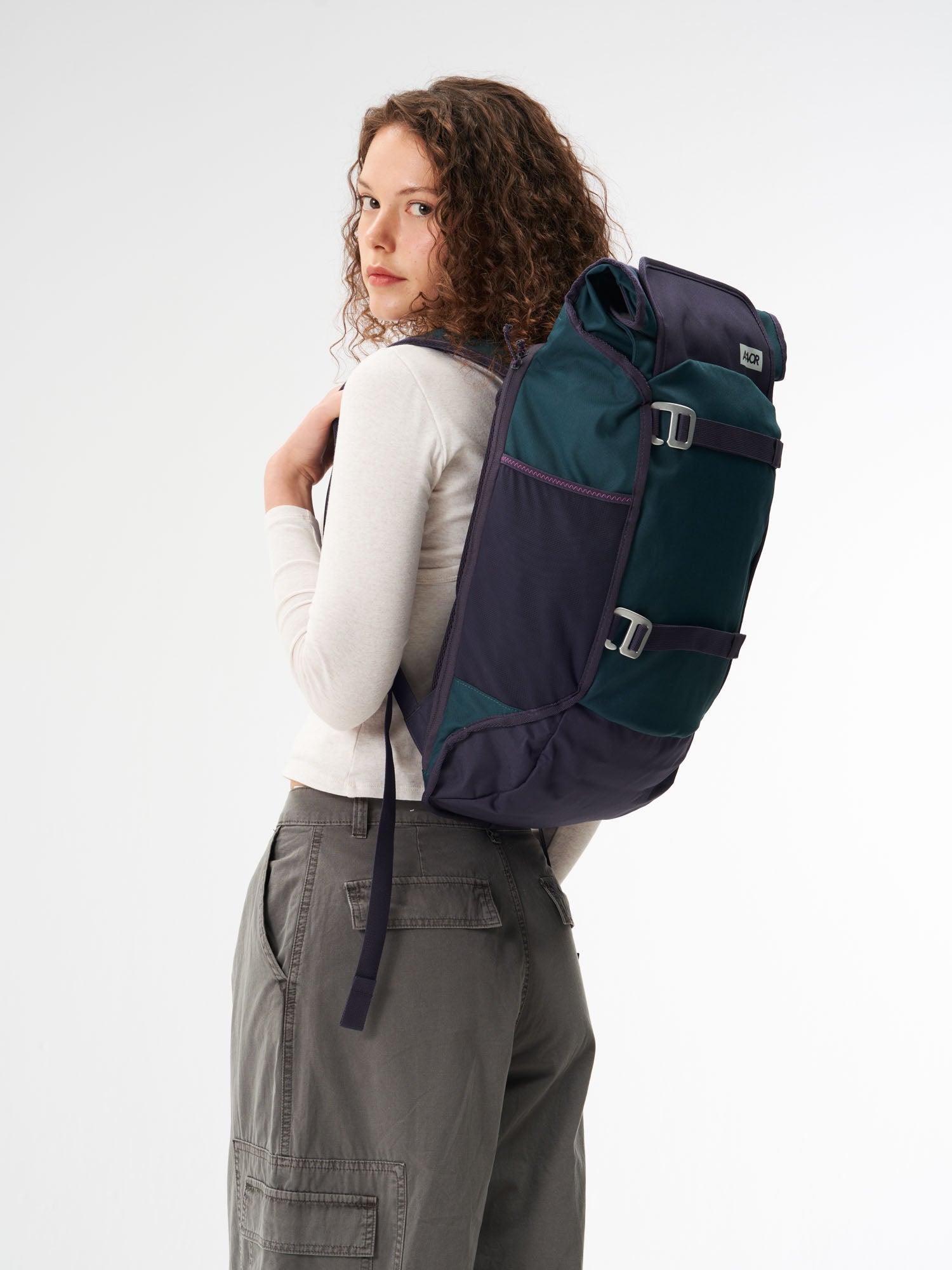 aevor-trip-pack-rucksack-vintage-teal-26-33-l-laptopfach image 7