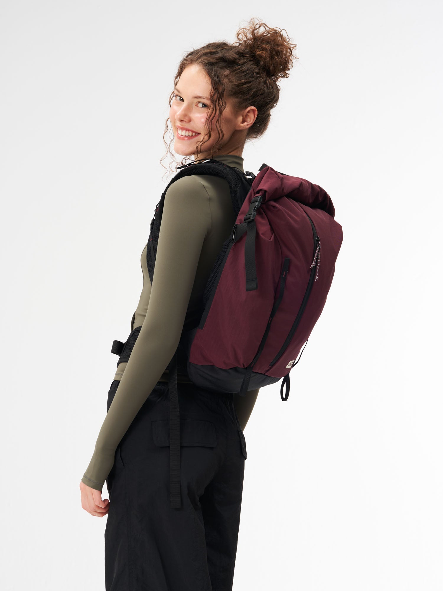 aevor-active-pack-rucksack-burgundy-laptopfach image 8