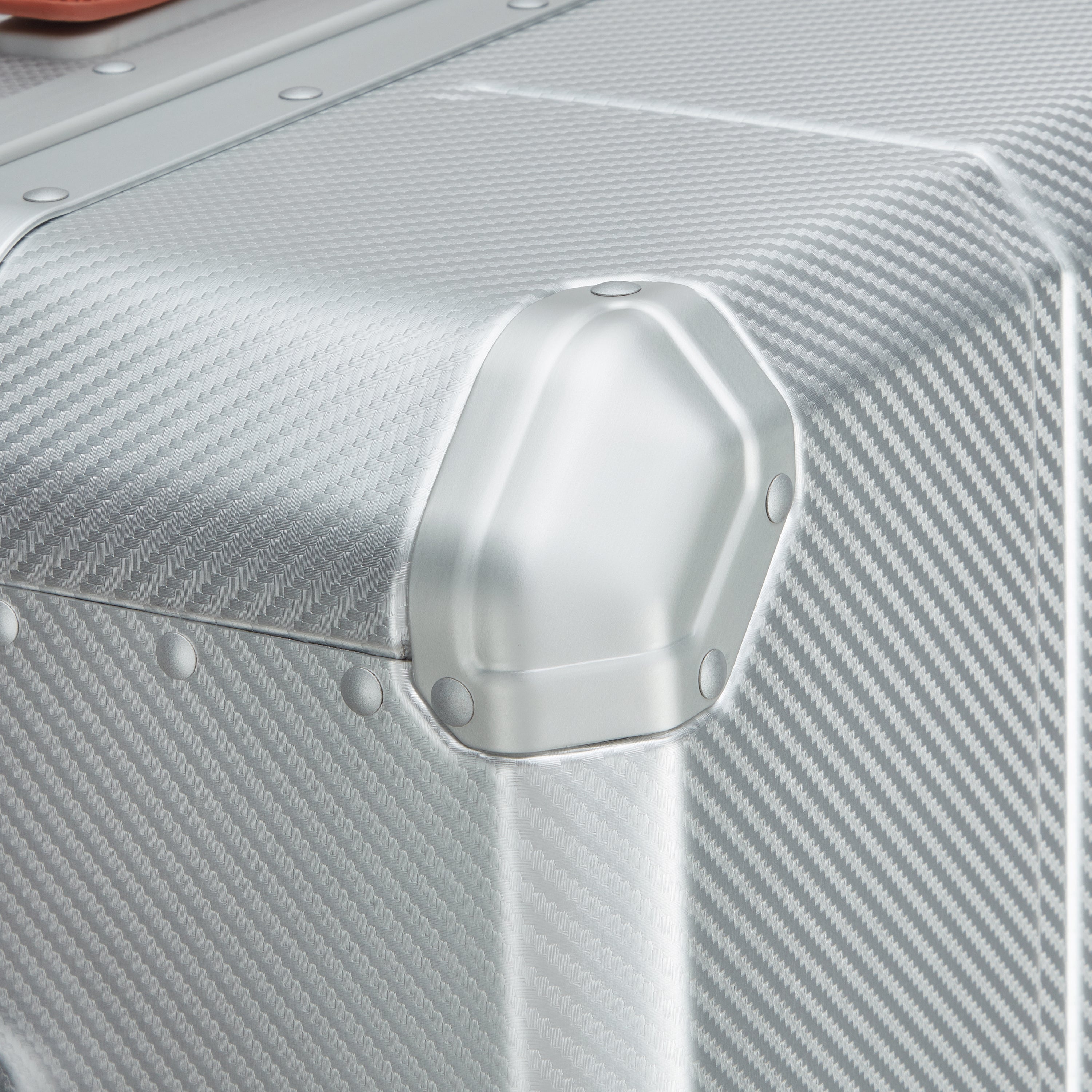 delsey-alu-r-hartschalenkoffer-76-cm-silber-aluminium image 4