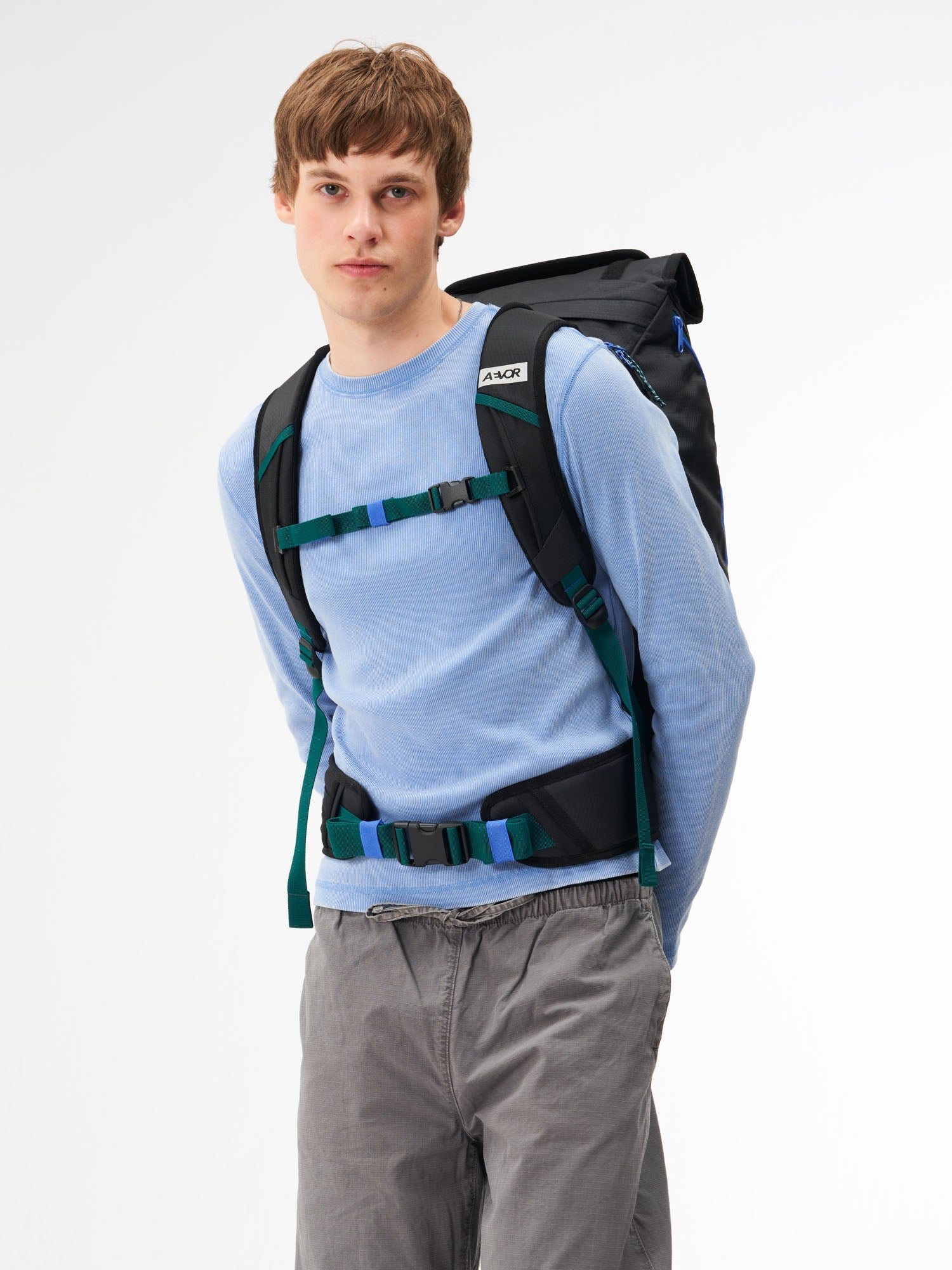aevor-travel-pack-reiserucksack-aqua-drift-38-45-l image 4
