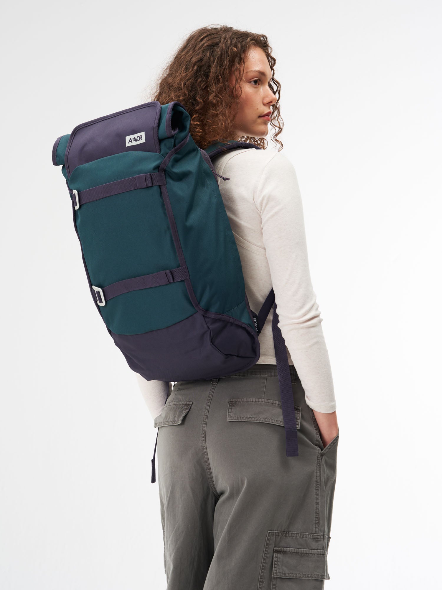 aevor-trip-pack-rucksack-vintage-teal-26-33-l-laptopfach image 2