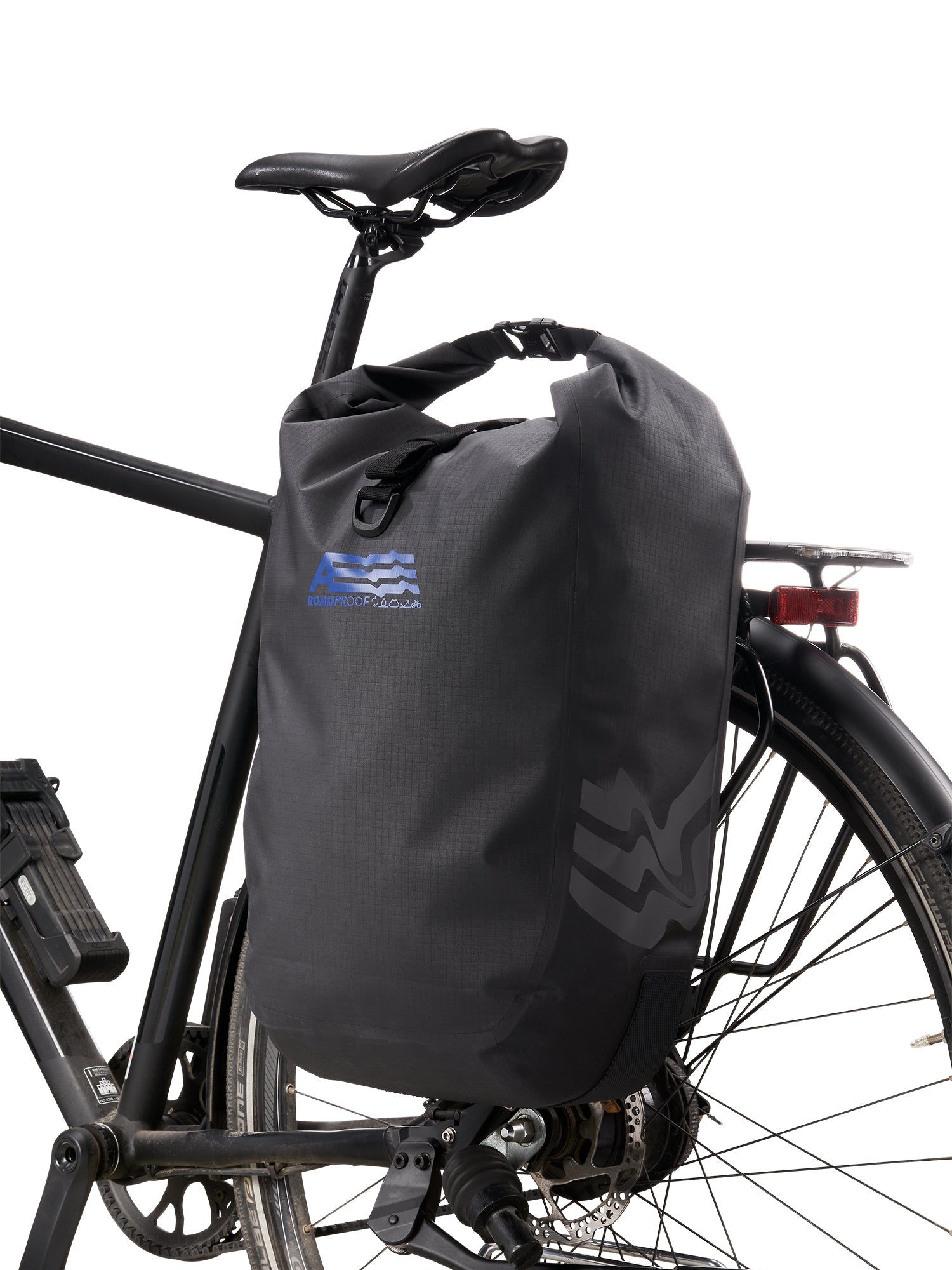 aevor-pannier-pack-road-proof-black-fahrradtasche-21-liter image 1