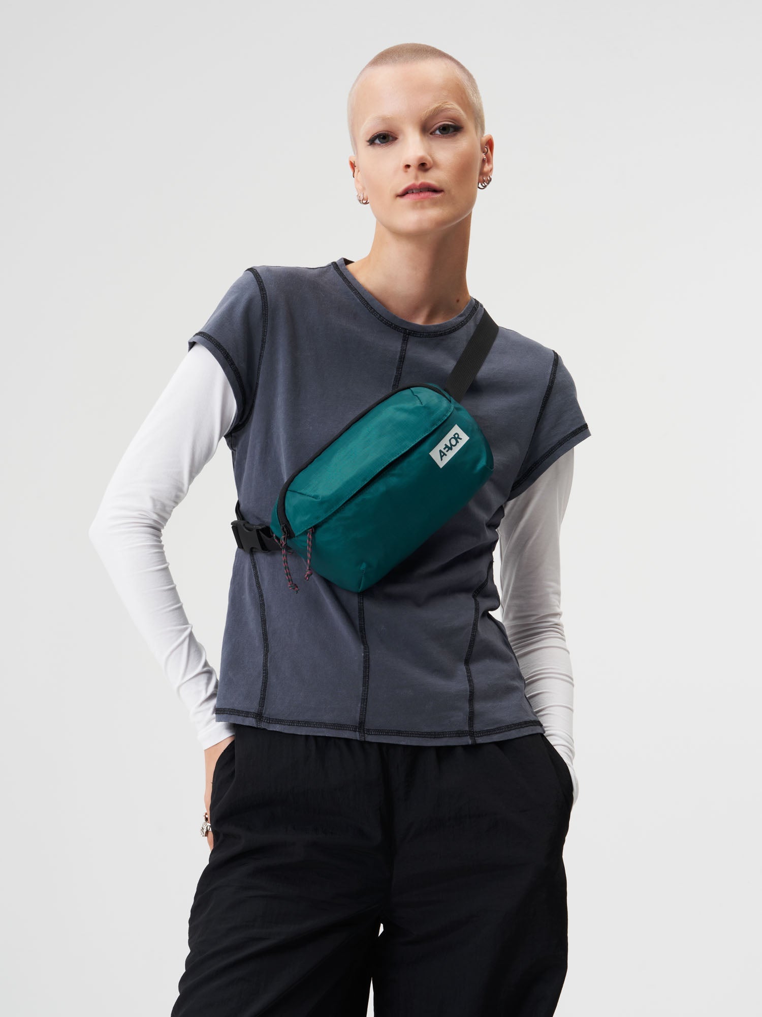 aevor-hip-bag-ease-bauchtasche-ripstop-evergreen image 2