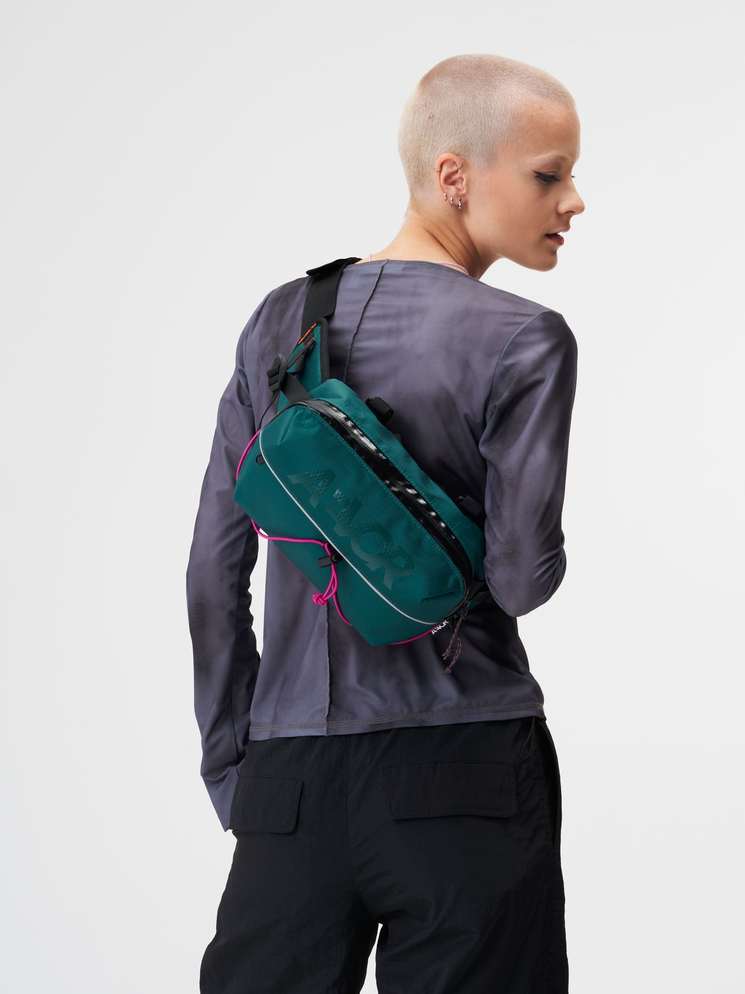aevor-bar-bag-bauchtasche-proof-evergreen-wasserdicht image 6