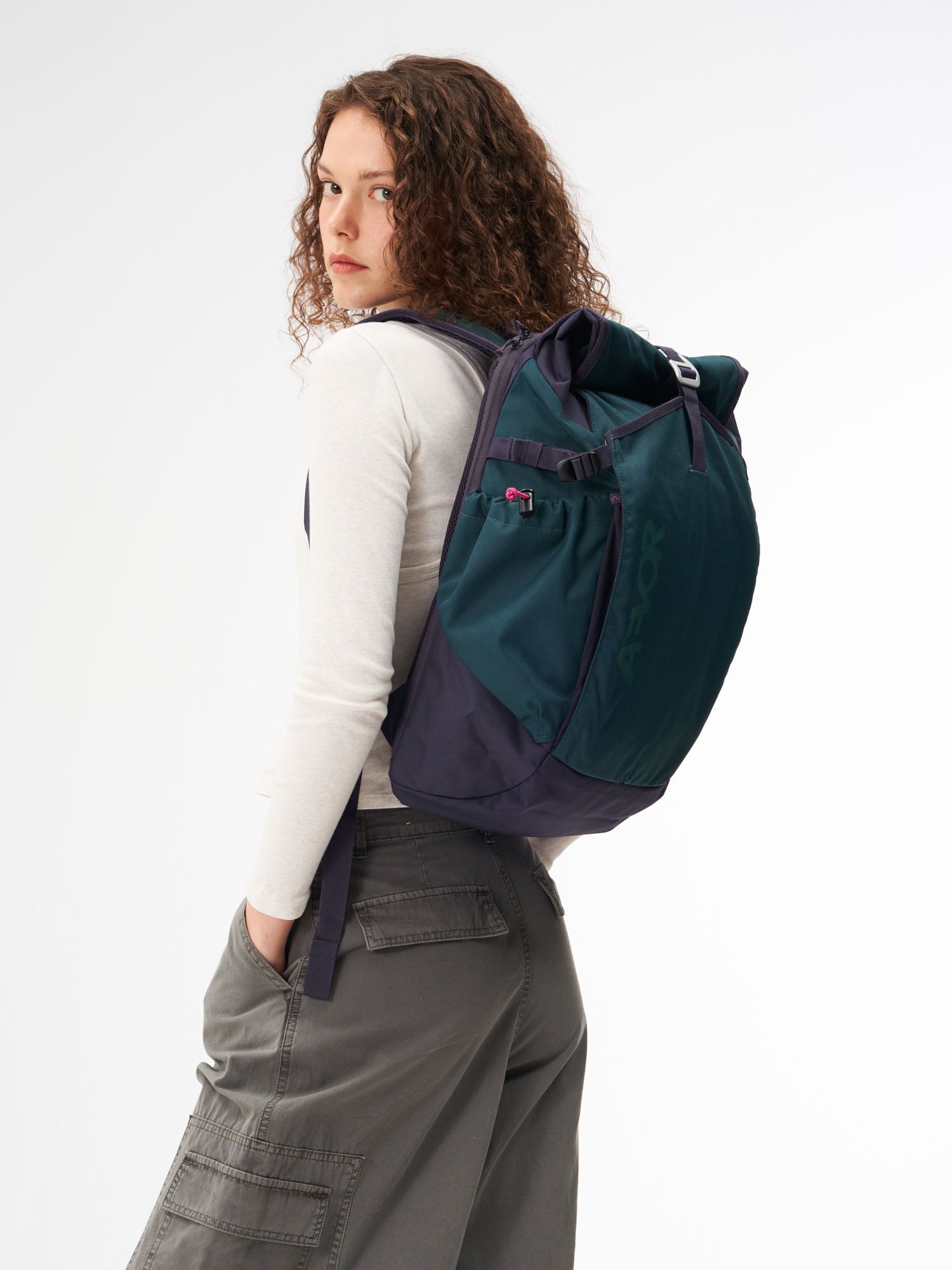 aevor-roll-pack-2-0-rucksack-vintage-teal-rolltop-15-laptop image 6
