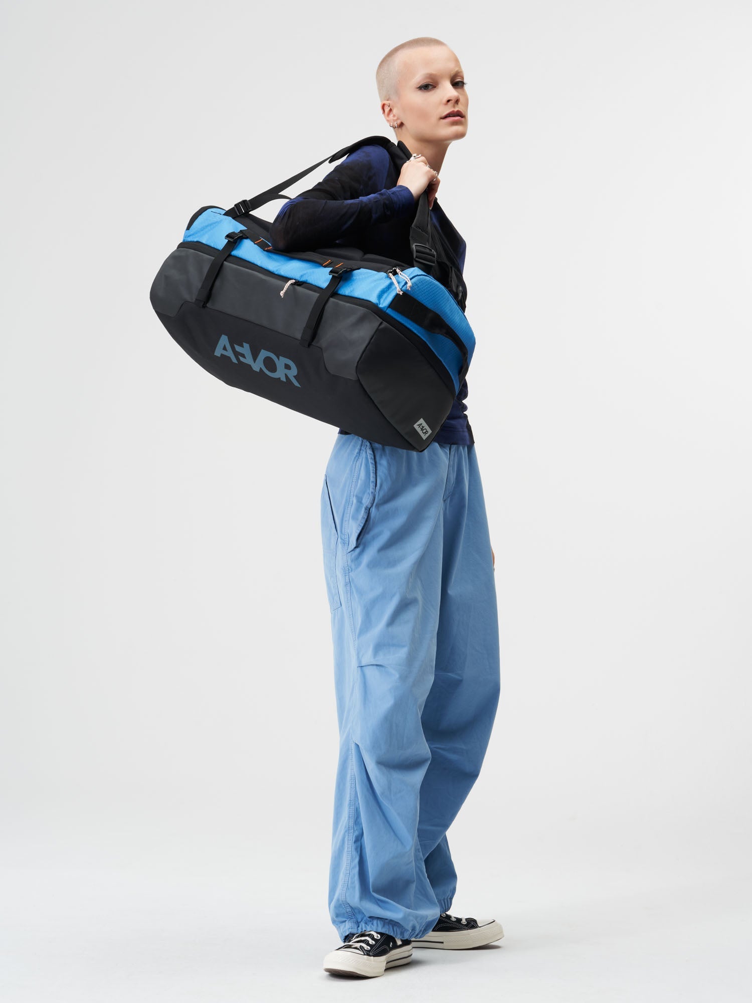 aevor-duffel-pack-proof-retro-blue-reisetasche-47-60-l image 8