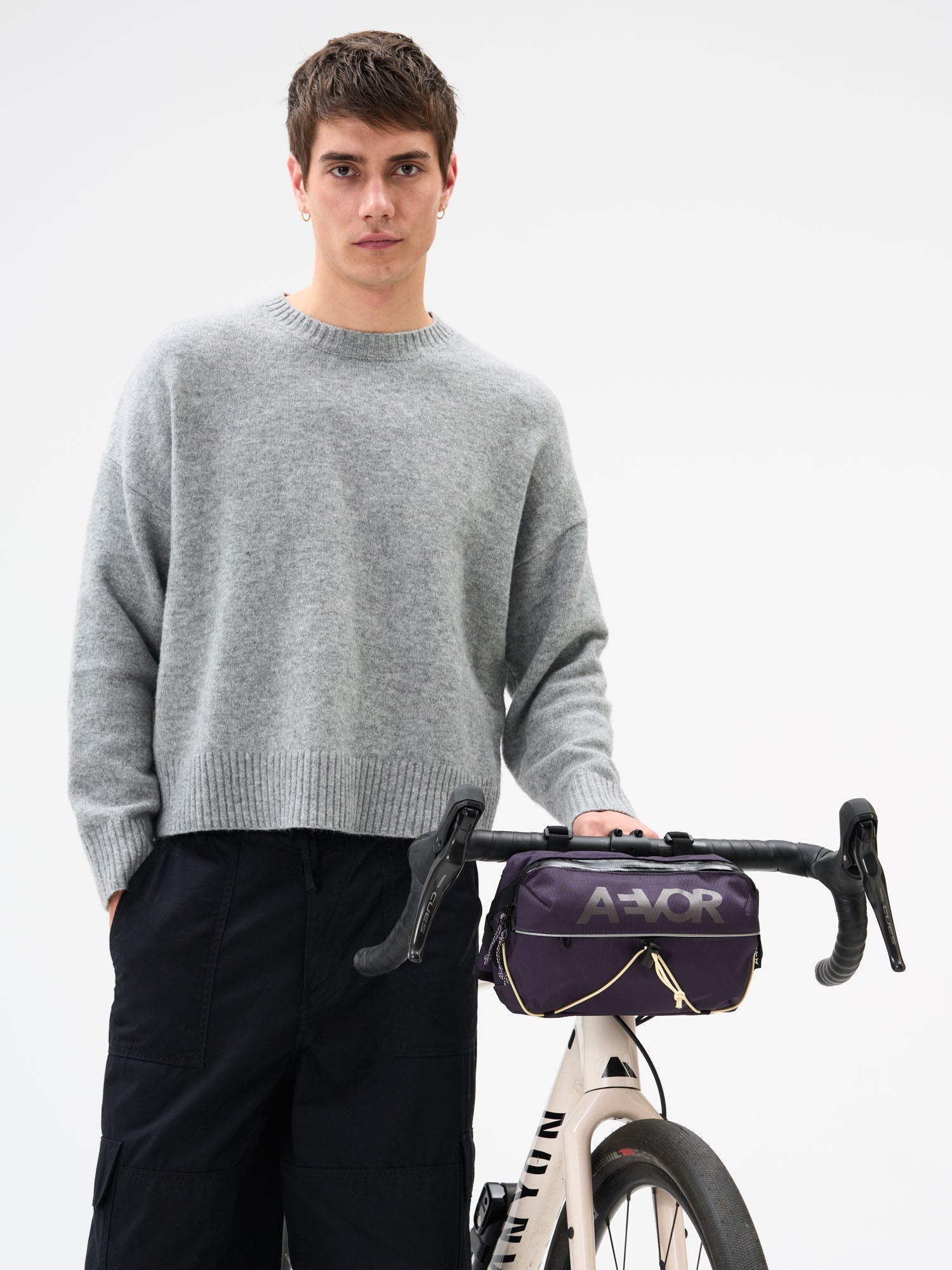 aevor-bar-bag-bauchtasche-phantom-purple-wasserdicht image 7