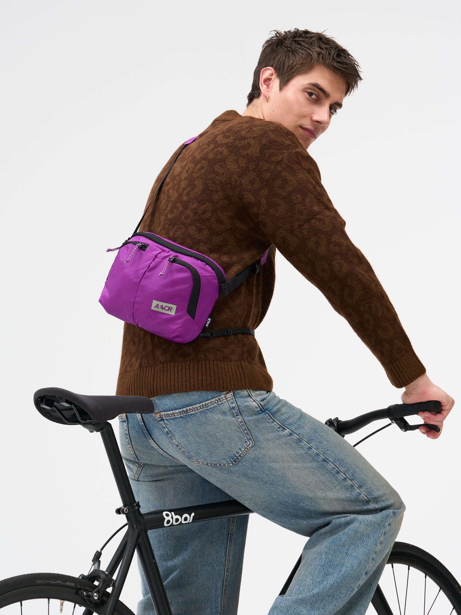 aevor-sacoche-bag-umh-ngetasche-4l-ripstop-electric-fuchsia image 5