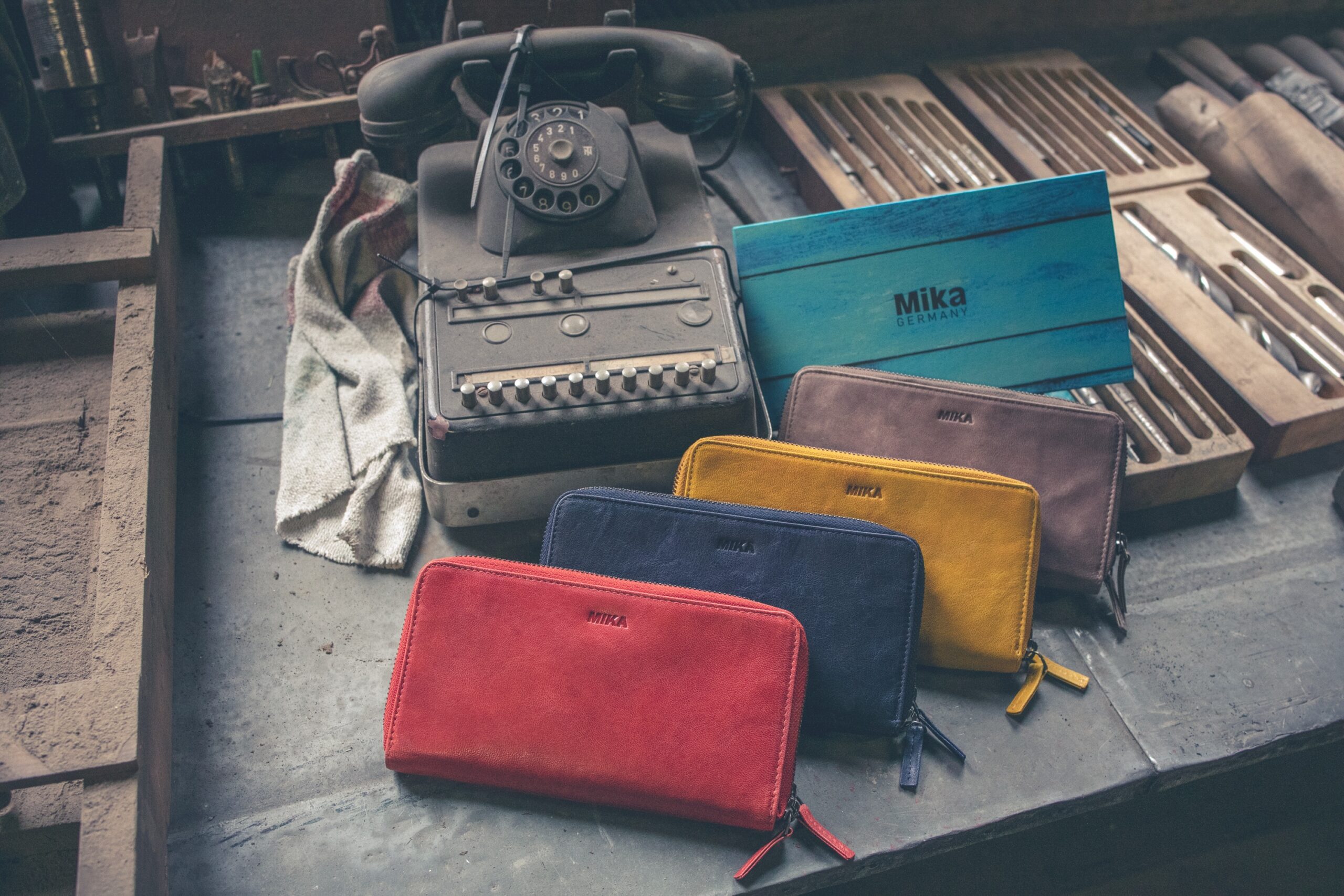 mika-damengeldb-rse-querformat-grau-braun-leder-rfid-frei image 2