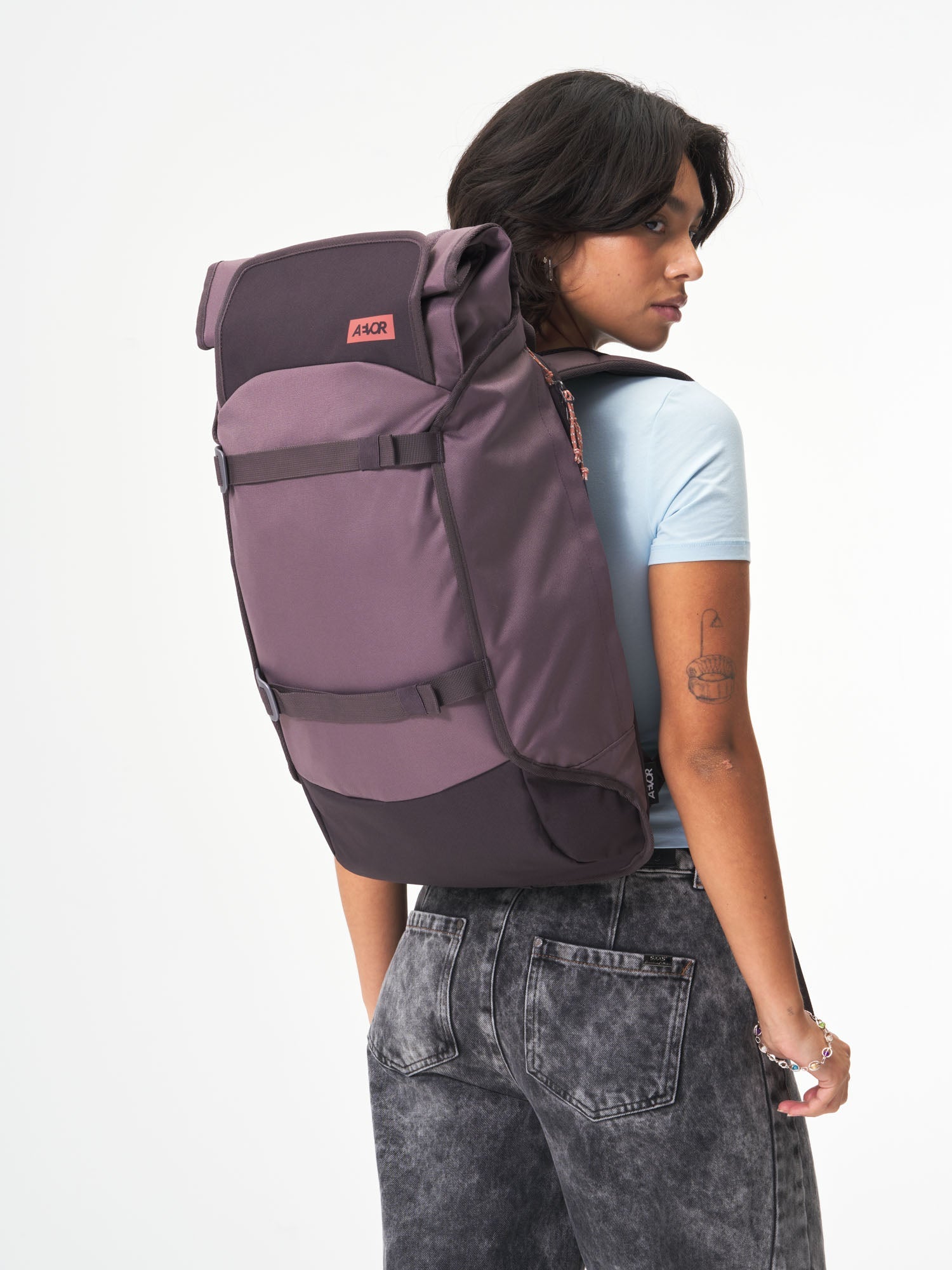 aevor-trip-pack-rucksack-oxy-purple-26-33-l-laptopfach image 2