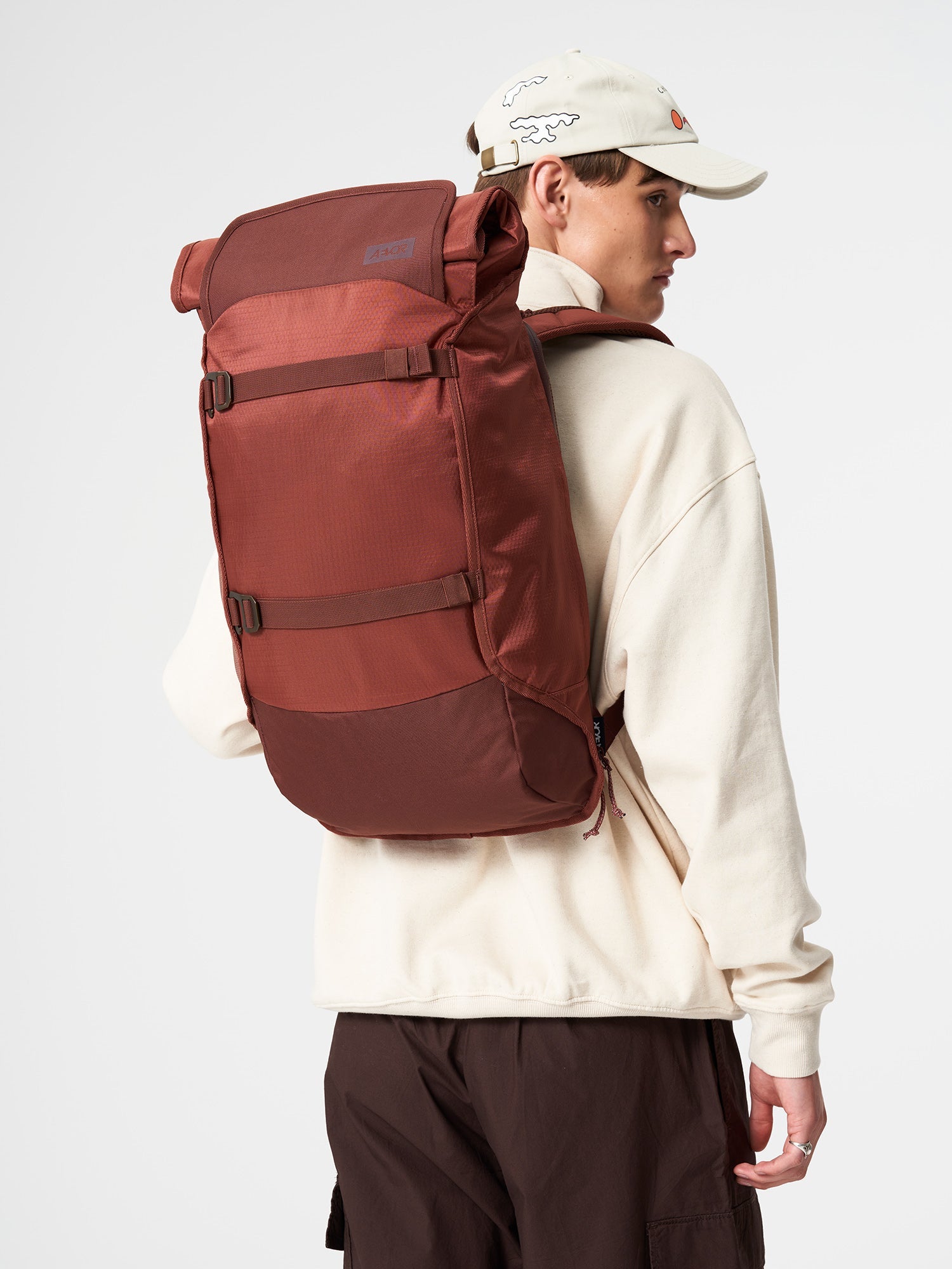 aevor-trip-pack-rucksack-26-33-l-proof-mars-rot image 2