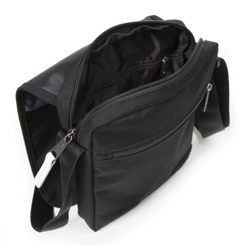 eastpak-flex-umh-ngetasche-23-cm-3-5l-combo-black image 3