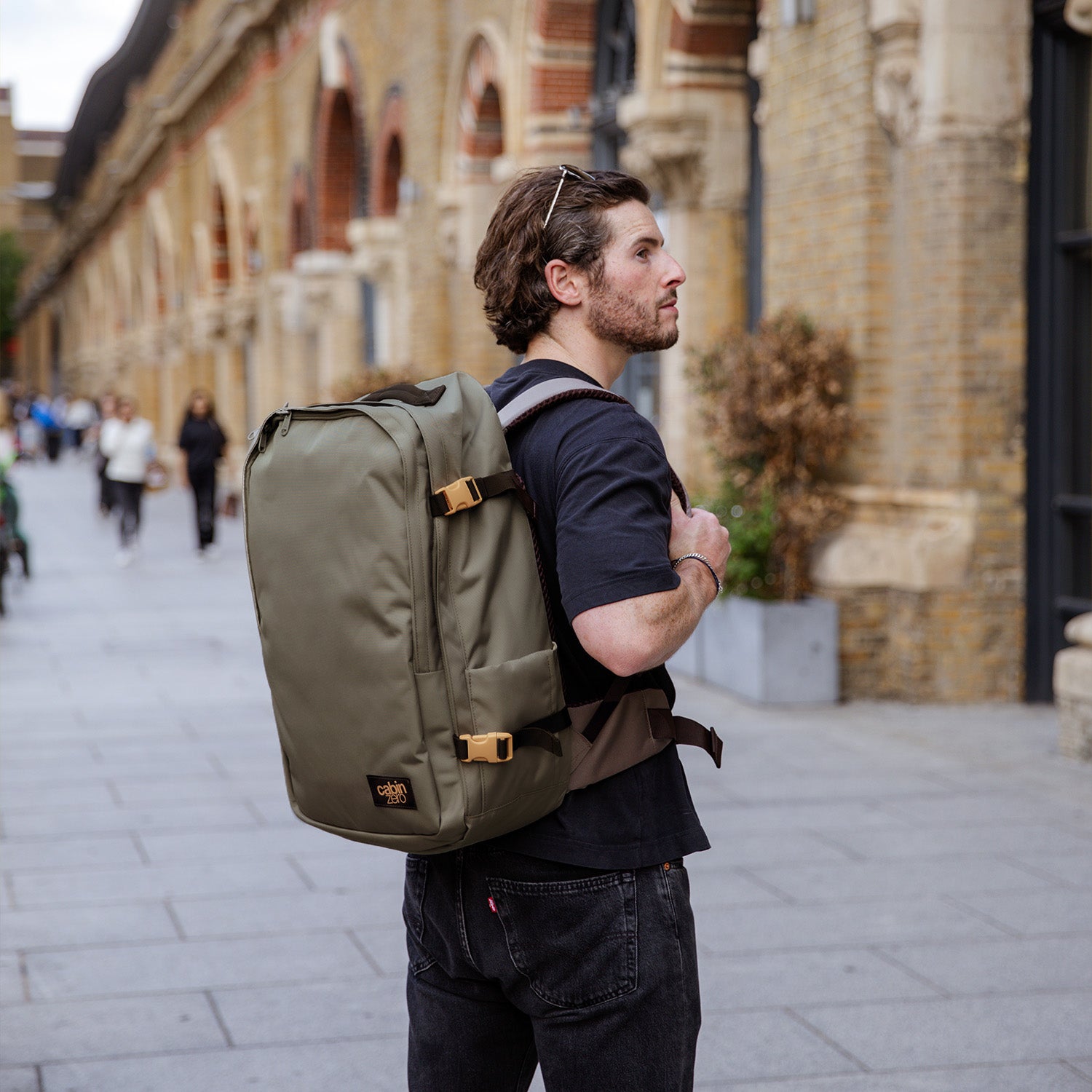 cabin-zero-classic-pro-rucksack-42l-absolute-black image 2