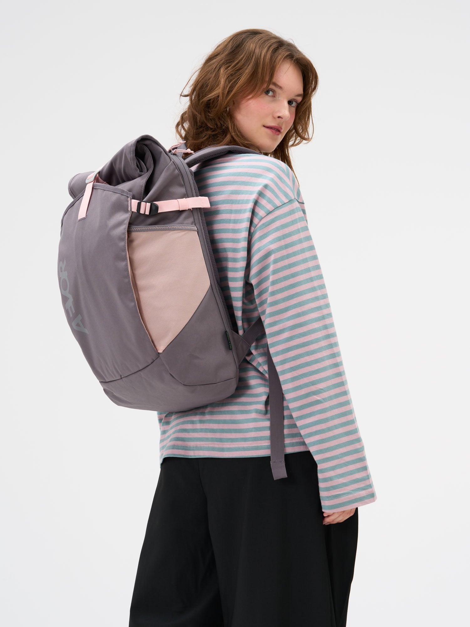 aevor-roll-pack-2-0-rucksack-tropical-lily-15-zoll image 2
