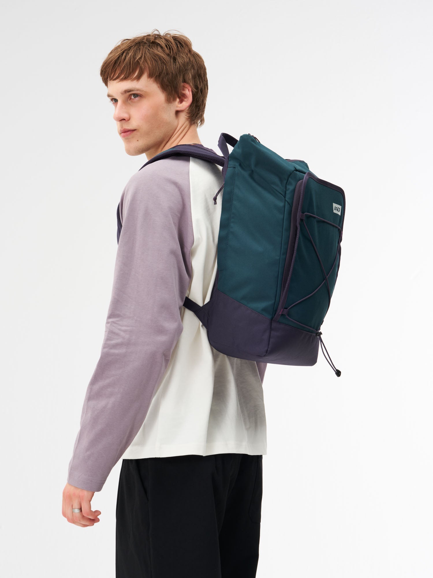 aevor-day-pack-flx-rucksack-21l-vintage-teal-laptop image 6