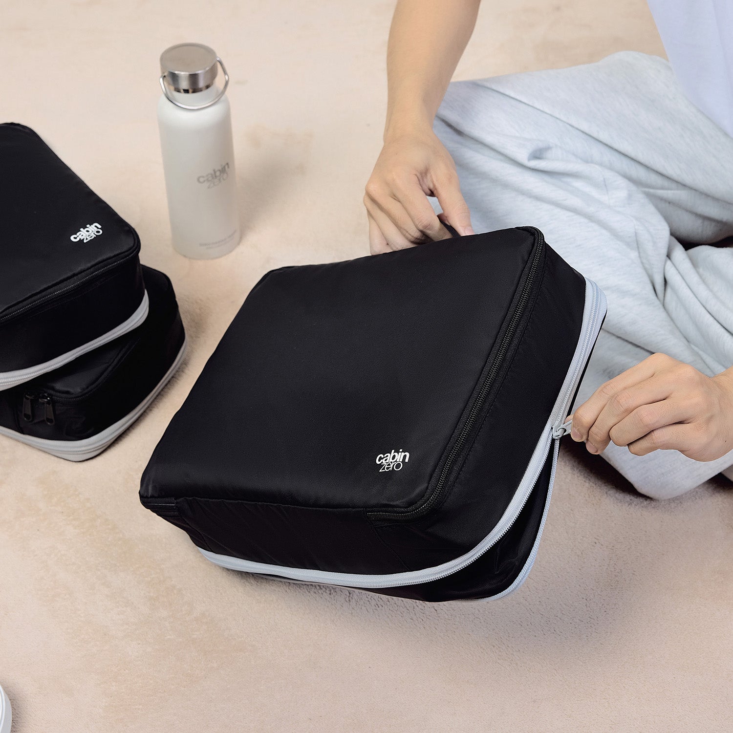 cabin-zero-packing-cubes-lux-compression-packw-rfel-l image 4