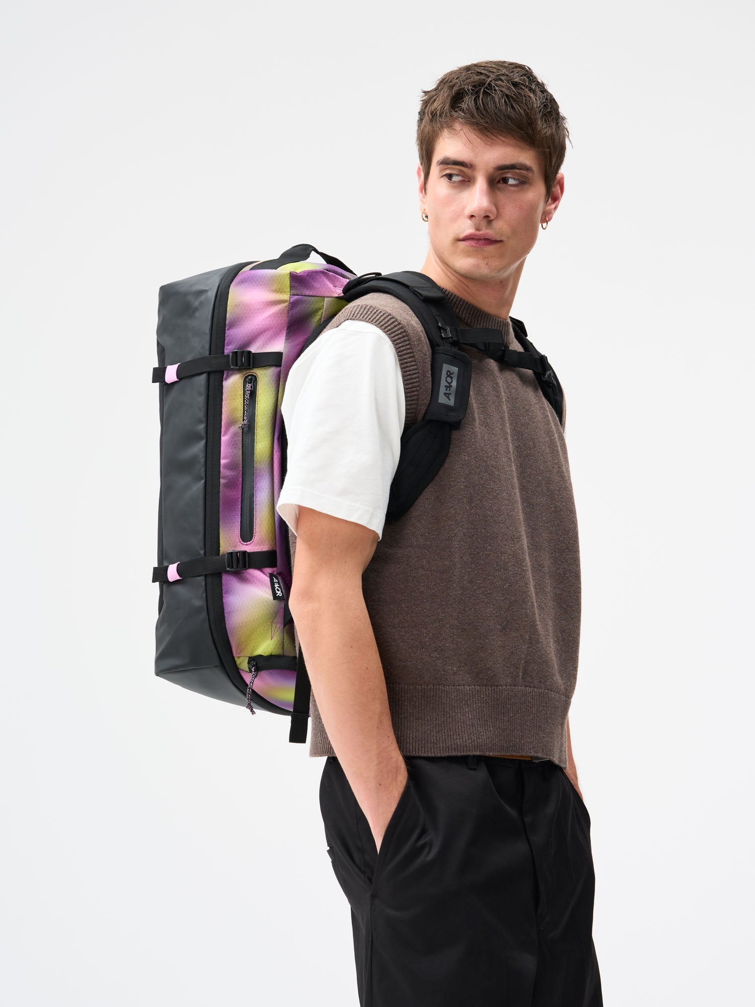 aevor-duffel-pack-47-60l-proof-psychedelic-slush-muster image 6