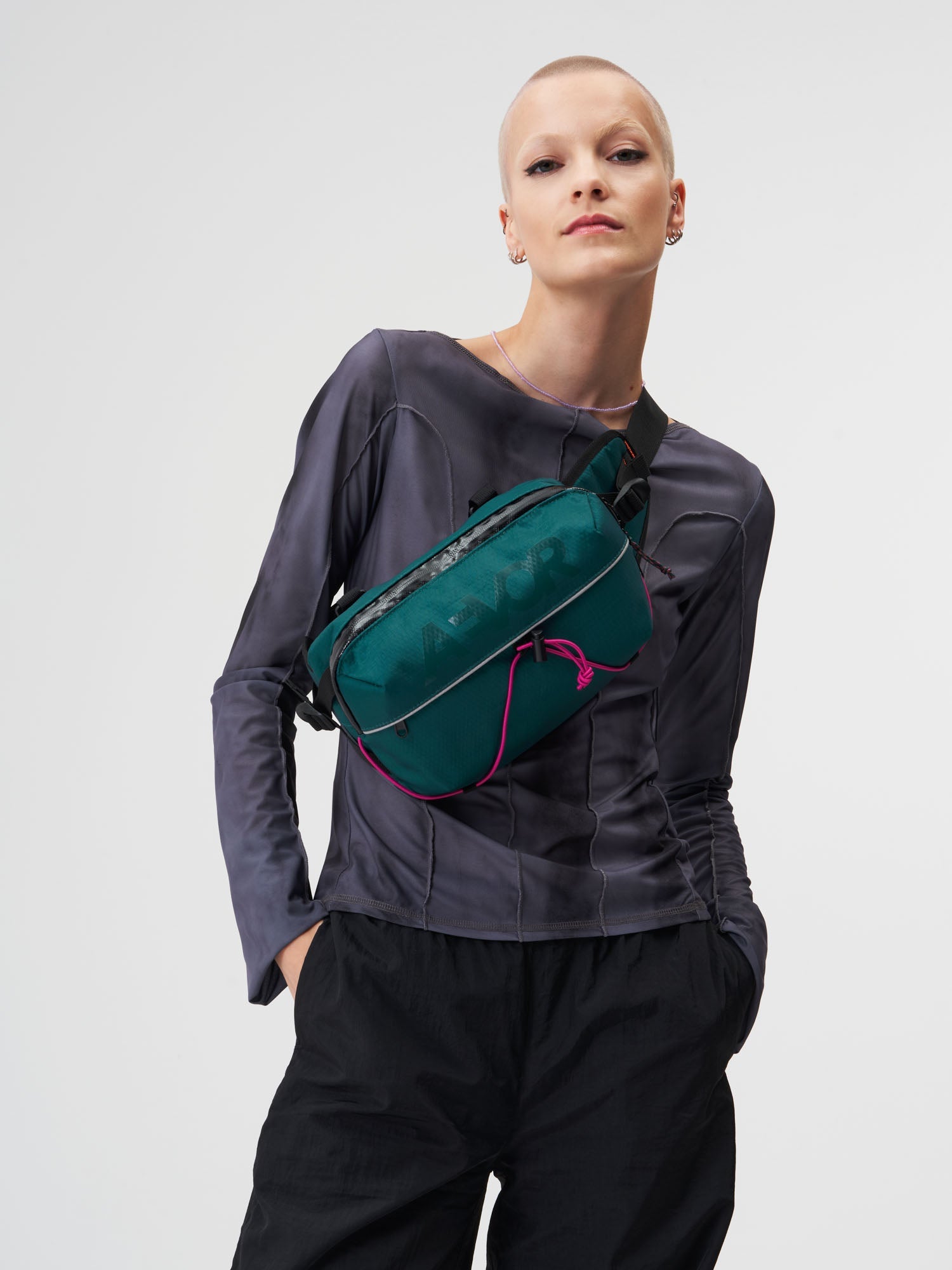 aevor-bar-bag-bauchtasche-proof-evergreen-wasserdicht image 2
