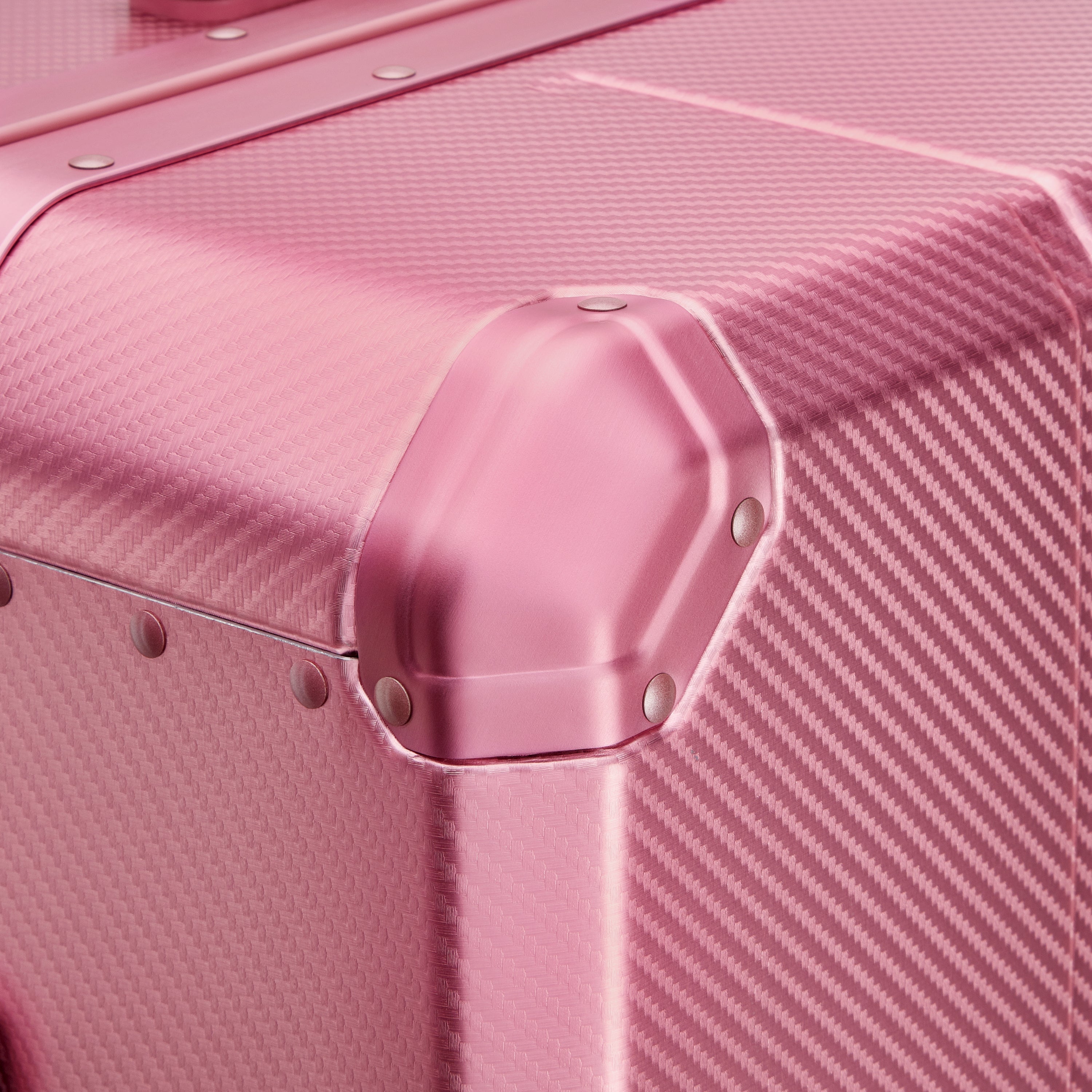 delsey-paris-alu-r-aluminiumkoffer-76-cm-pink image 4