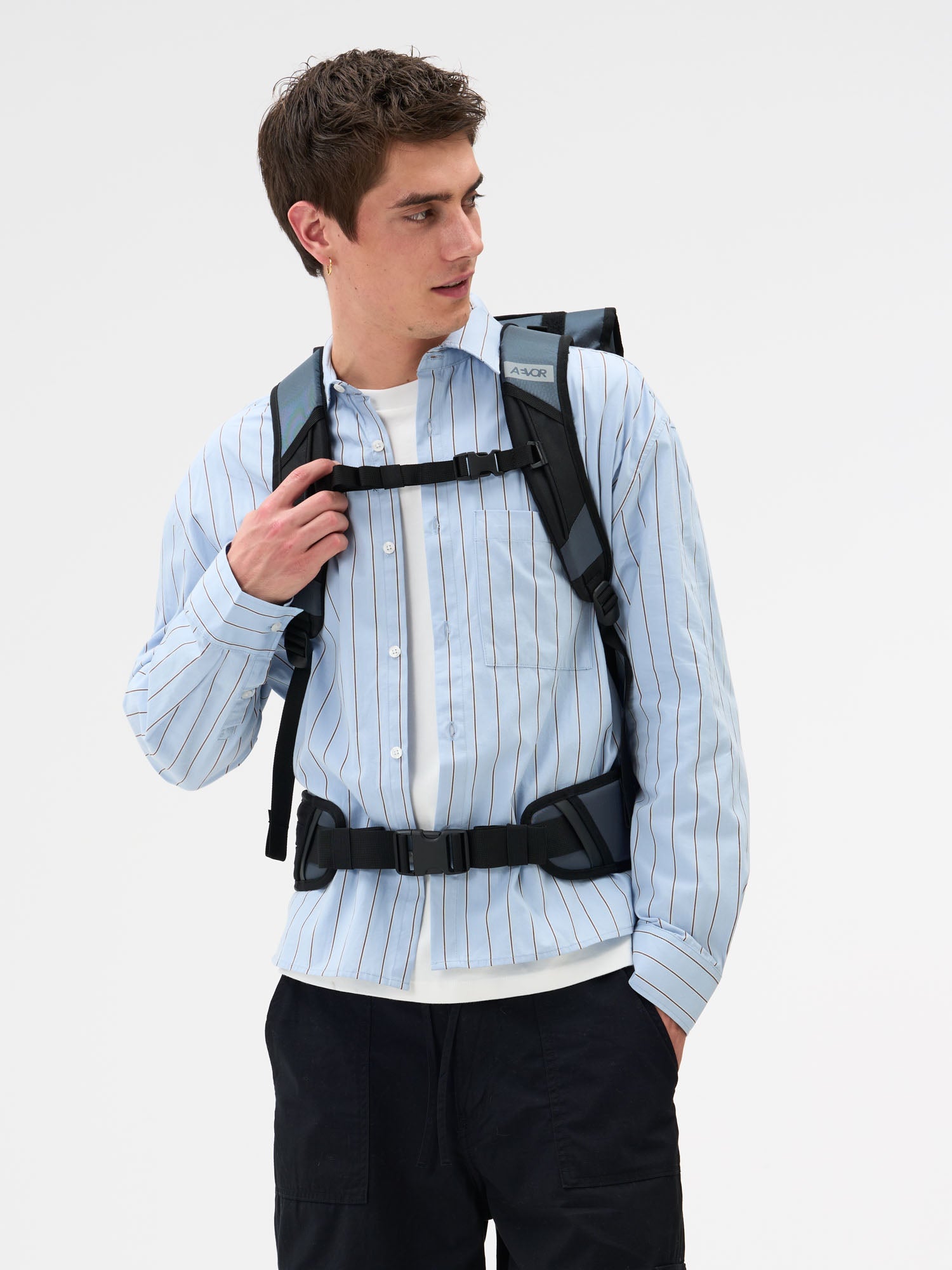 aevor-travel-pack-rucksack-proof-petrol-38-45-l image 7