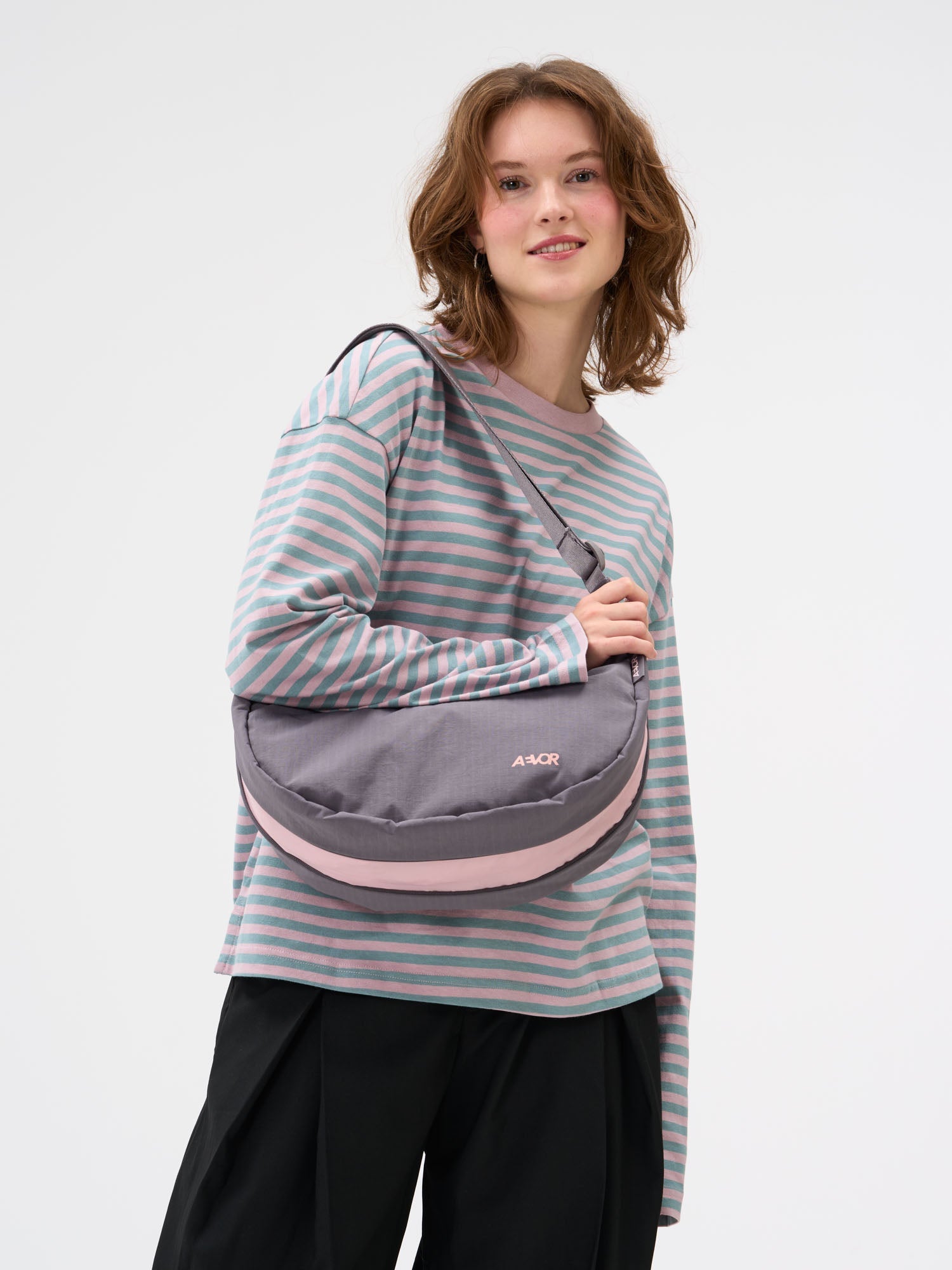 aevor-sling-bag-bauchtasche-grey-5-5-l-erweiterbar image 5