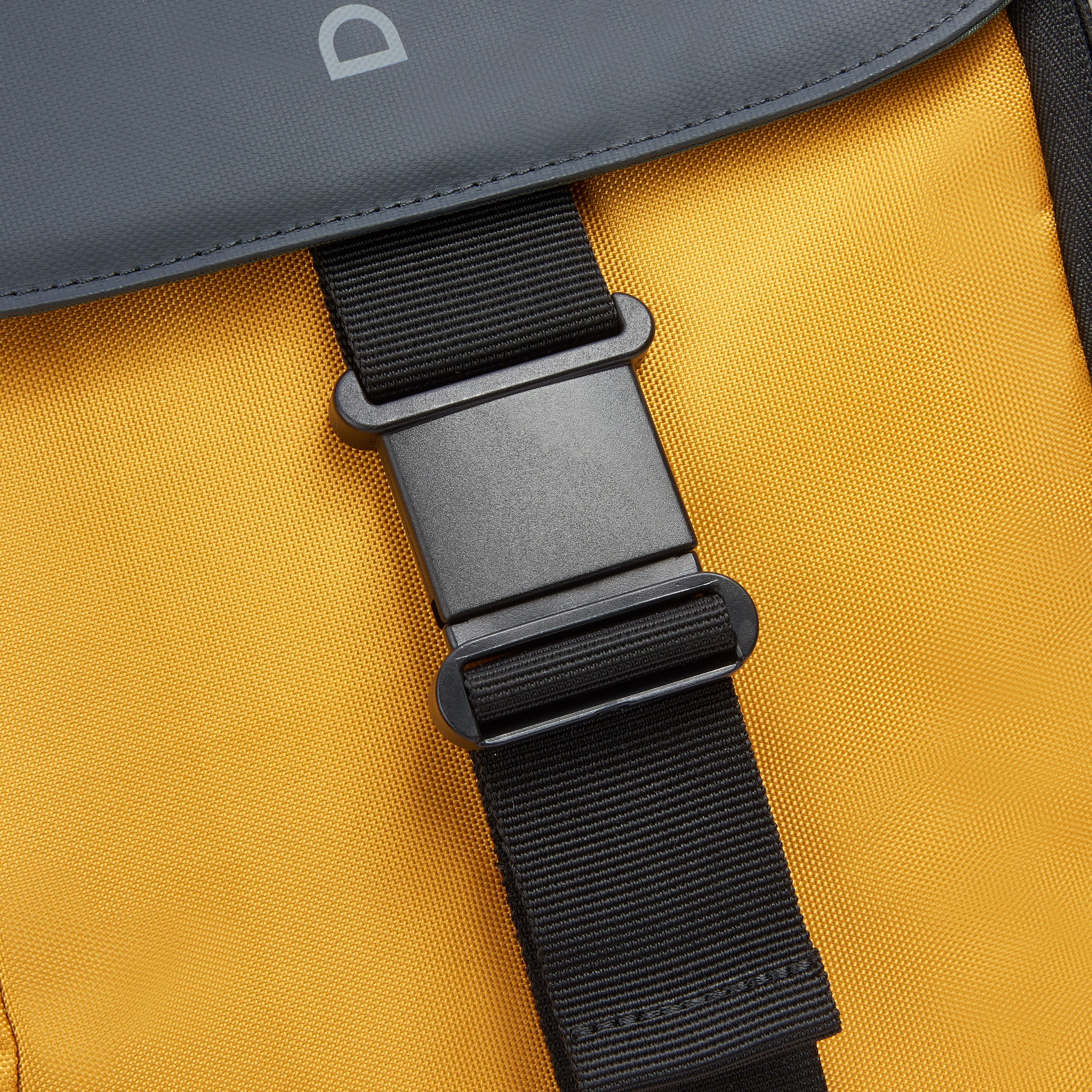 delsey-dlc-2-0-securflap-rucksack-20l-gelb-laptop image 4