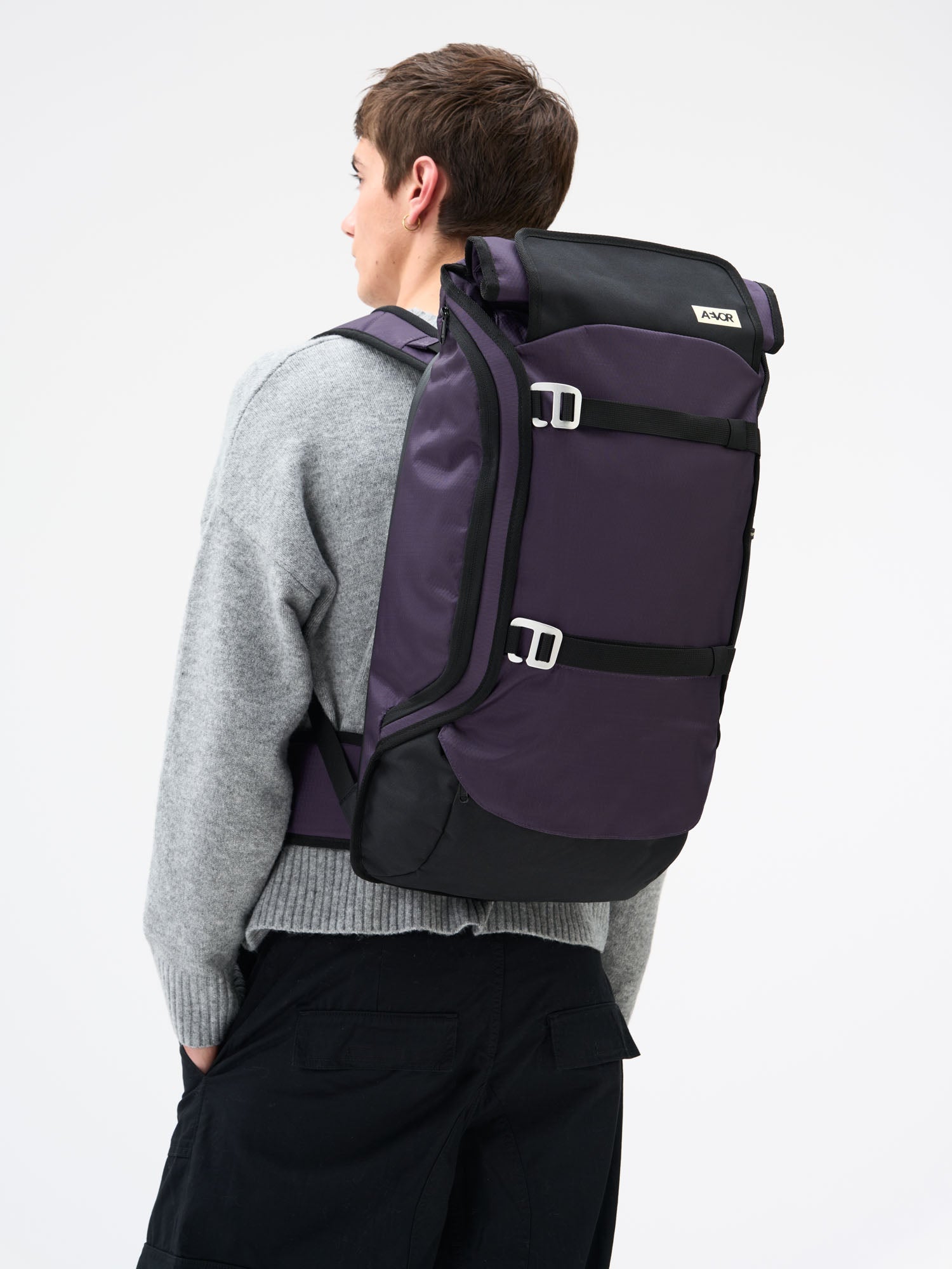 aevor-travel-pack-reiserucksack-phantom-purple-38-45-l image 7
