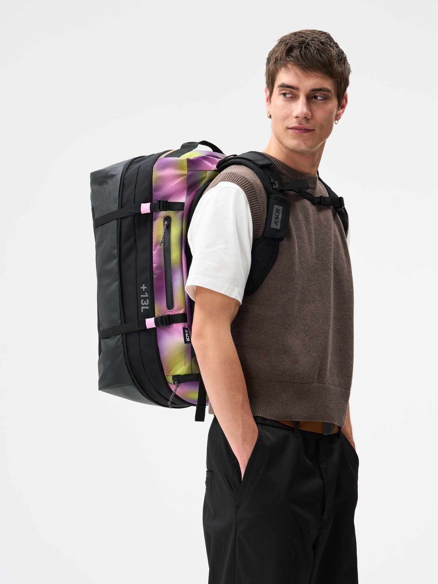 aevor-duffel-pack-47-60l-proof-psychedelic-slush-muster image 8