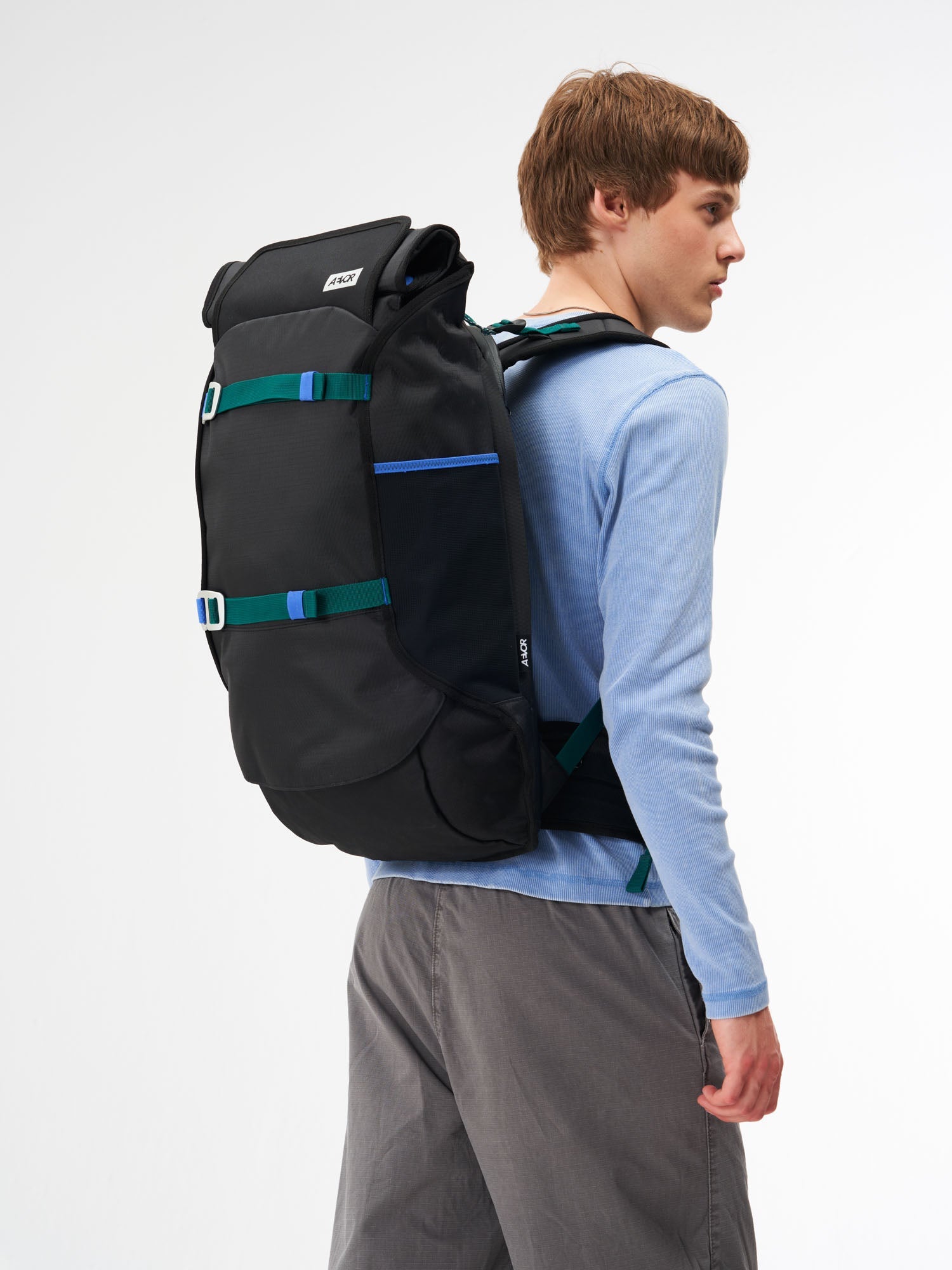 aevor-travel-pack-reiserucksack-aqua-drift-38-45-l image 2
