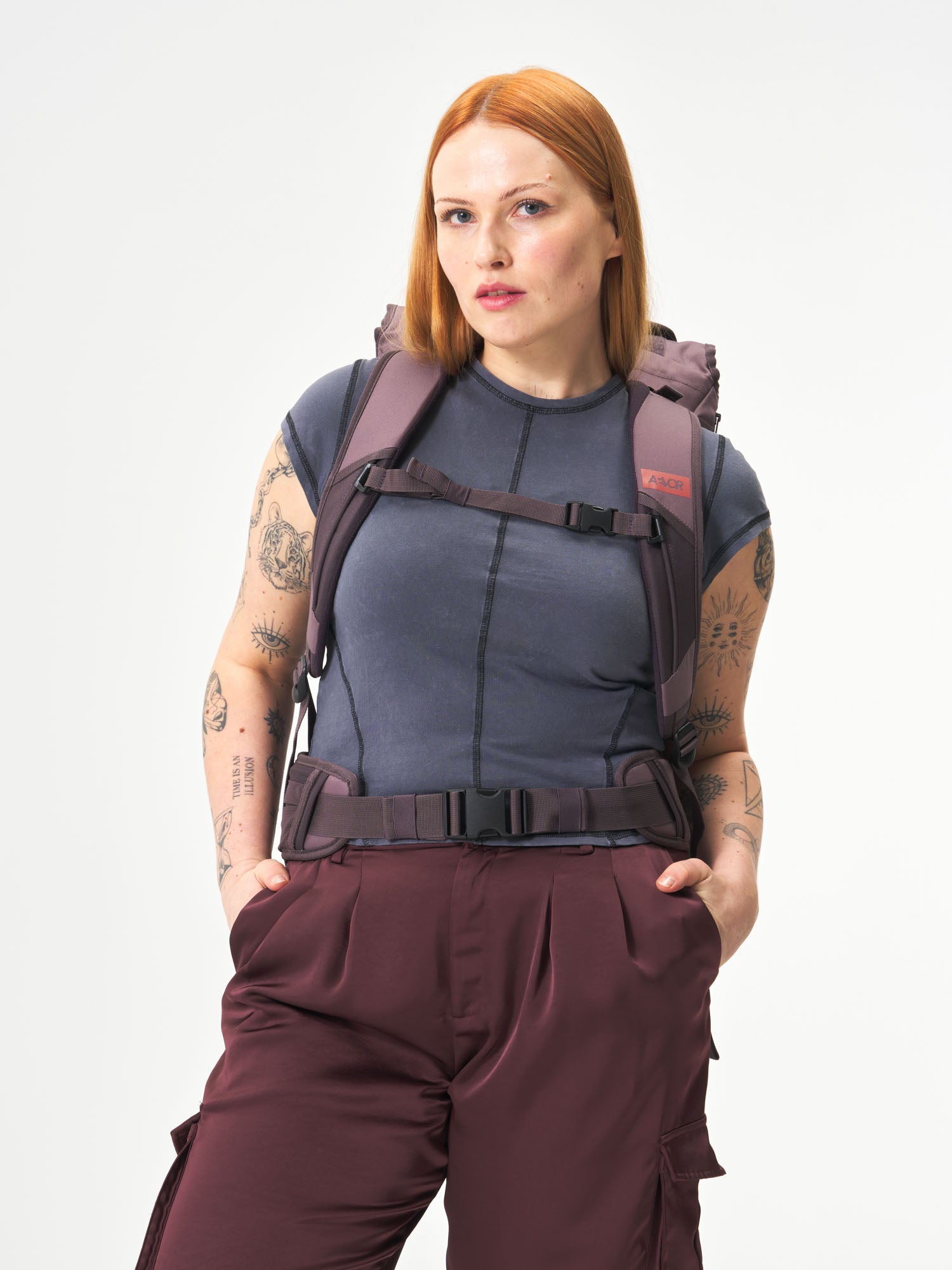 aevor-travel-pack-reiserucksack-oxy-purple-38-45-l image 7