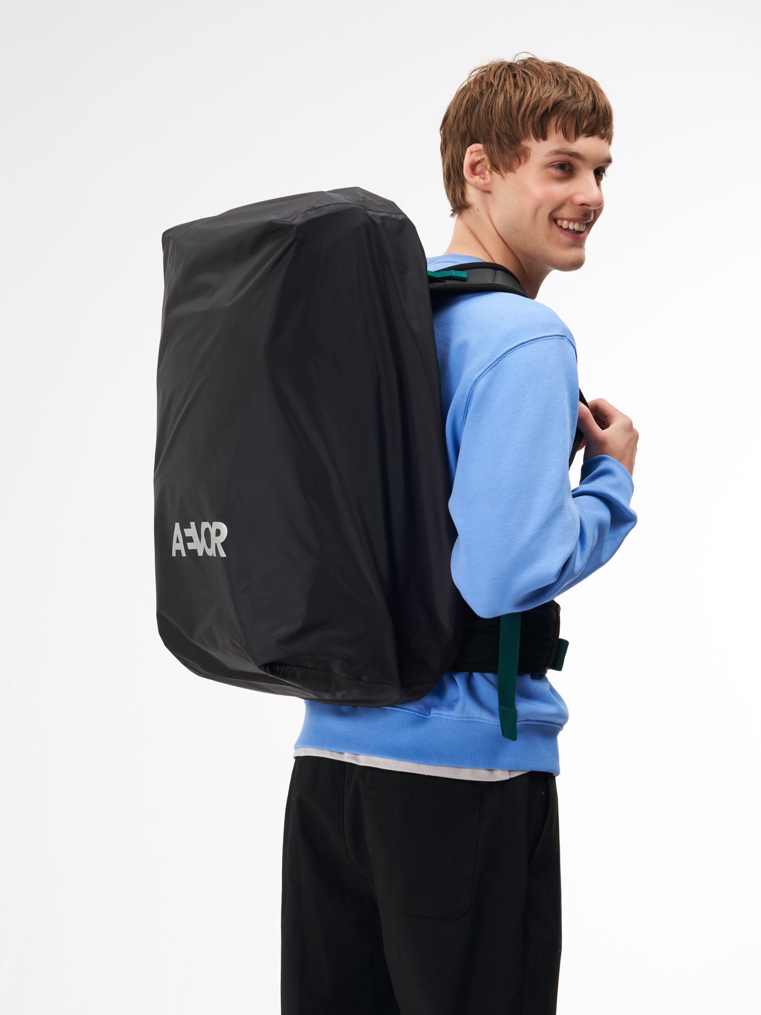 aevor-rain-cover-travel-pack-regenh-lle-ripstop-black image 2