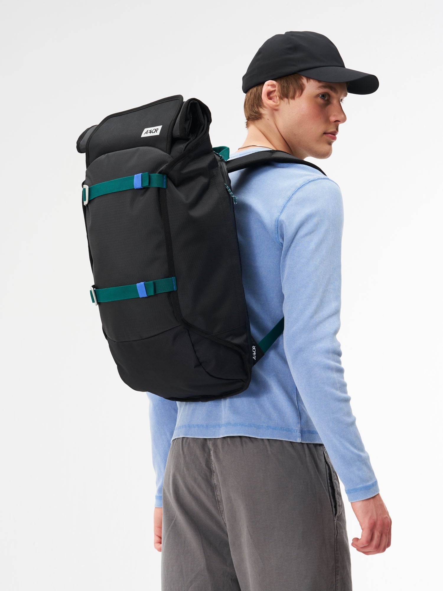 aevor-trip-pack-rucksack-26-33-l-proof-dual-dip-aqua-drift image 2