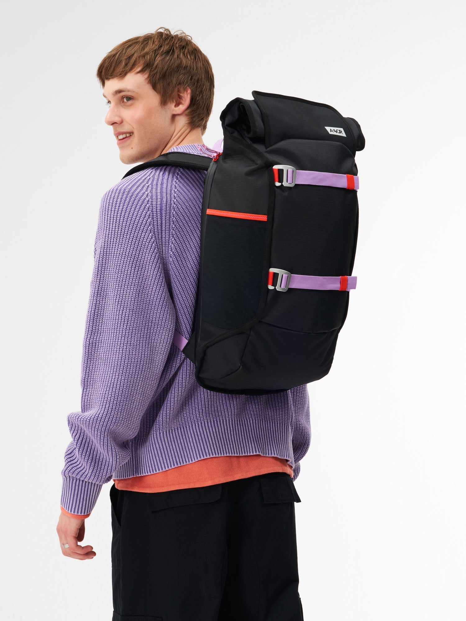 aevor-trip-pack-rucksack-26-33-l-proof-dual-dip-violet-rush image 7
